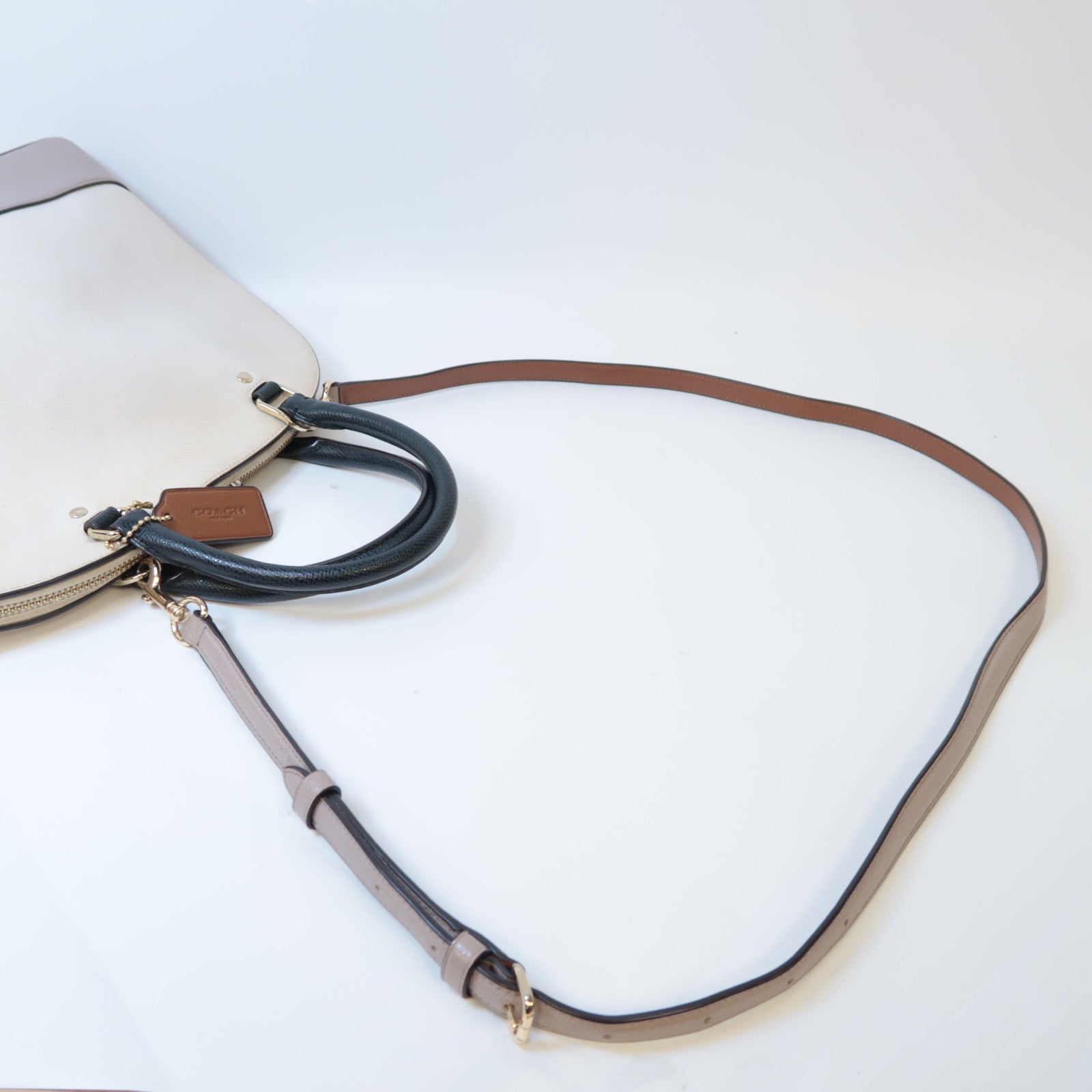COACH 【激減優惠】牛皮皮革2 Ways Shoulder Bag金扣手挽肩背兩用袋黑色/白色
