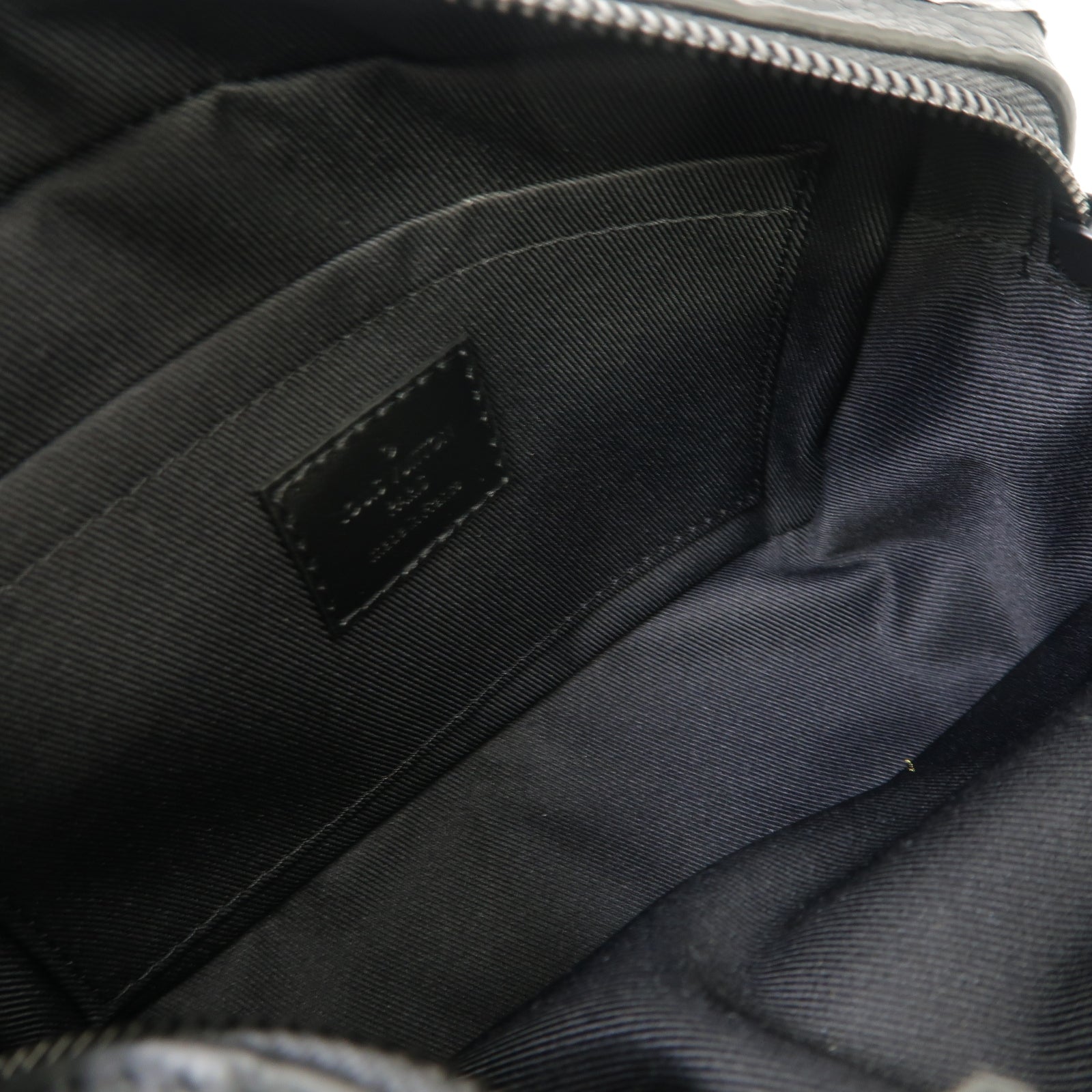 LOUIS VUITTON Monogram Taurillon Mini Soft Trunk肩背袋黑色