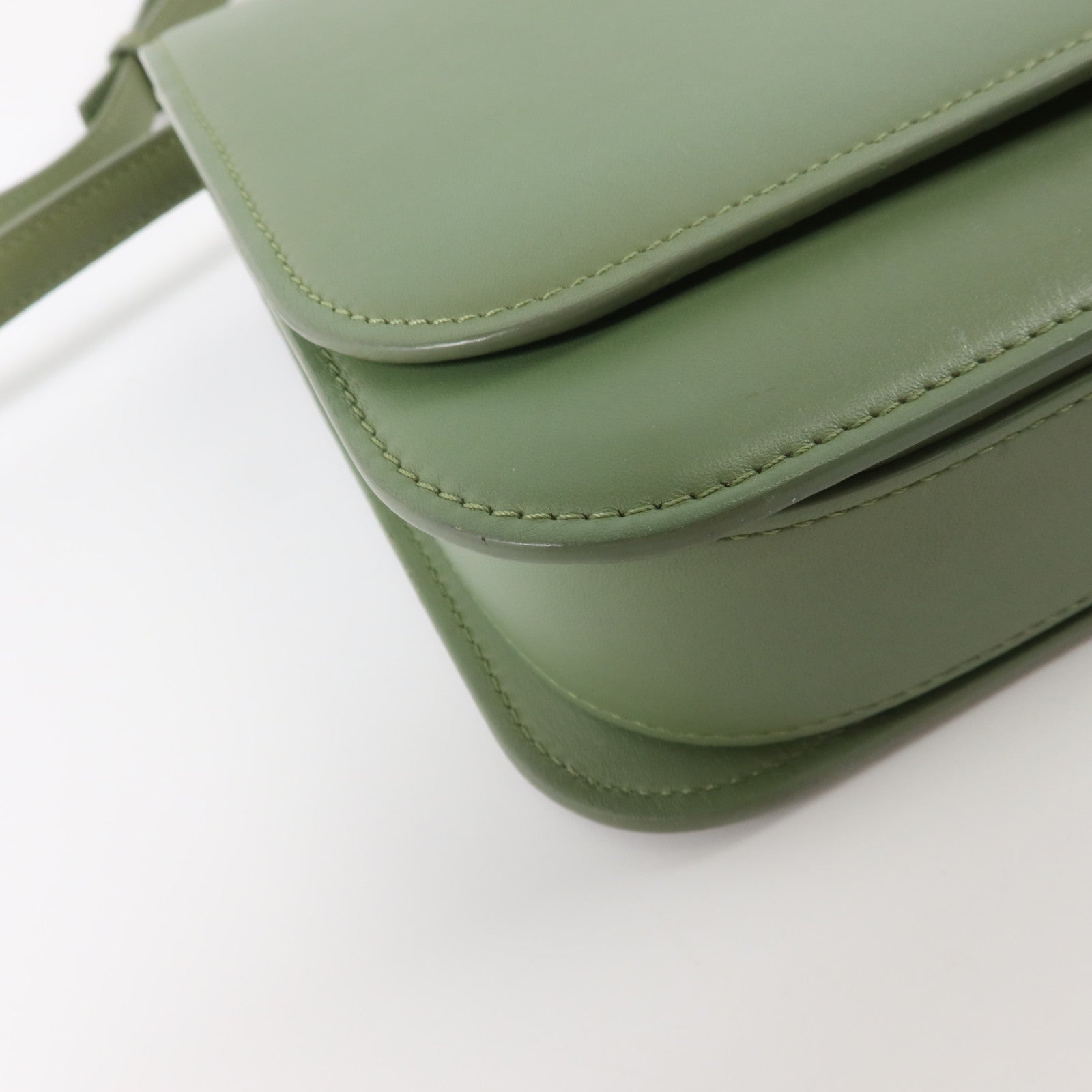 LOEWE 牛皮皮革Goya Medium肩背袋