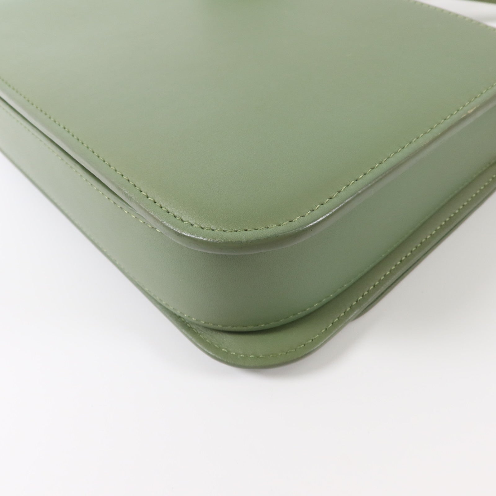 LOEWE 牛皮皮革Goya Medium肩背袋
