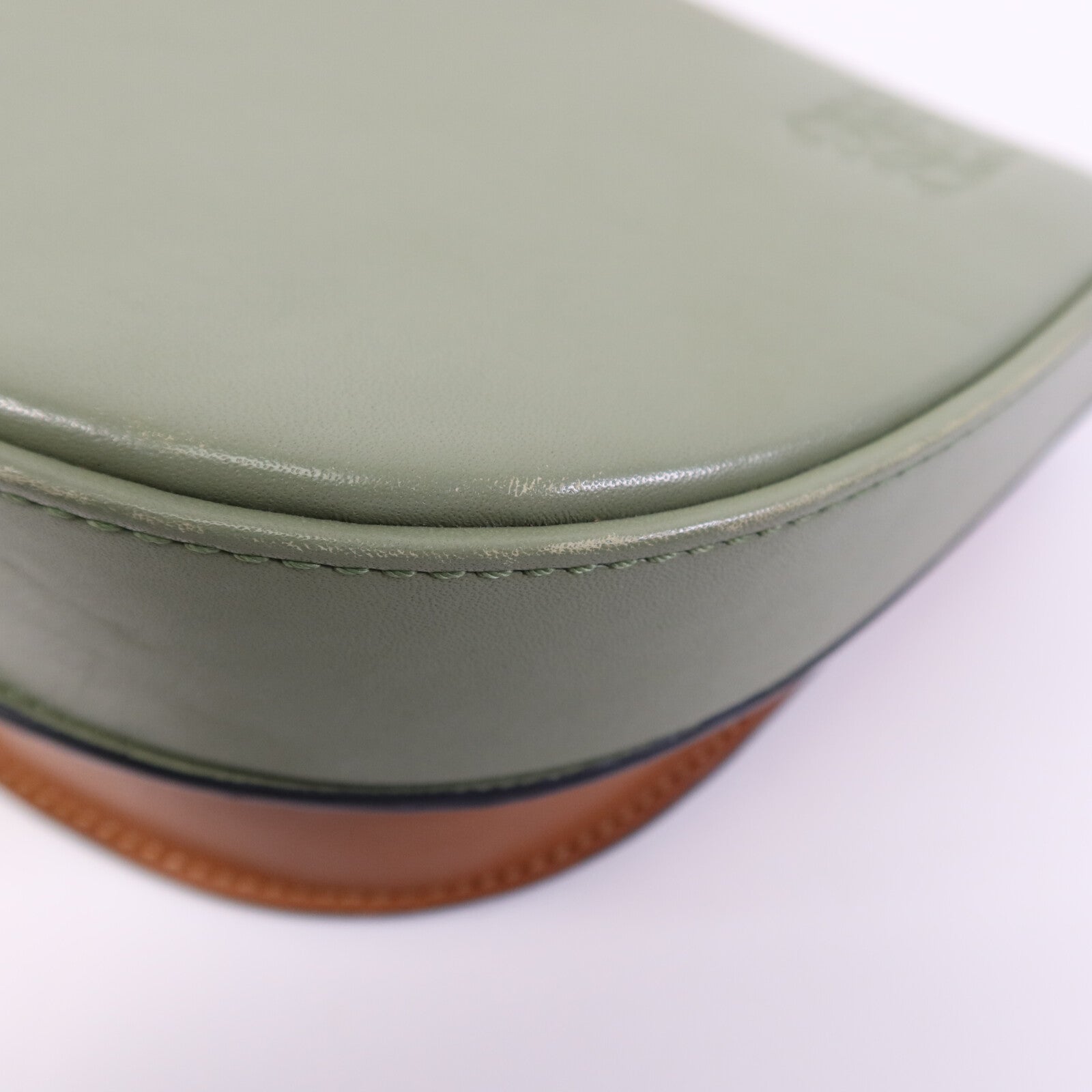 LOEWE 牛皮皮革Heel Duo Bag金扣肩背袋