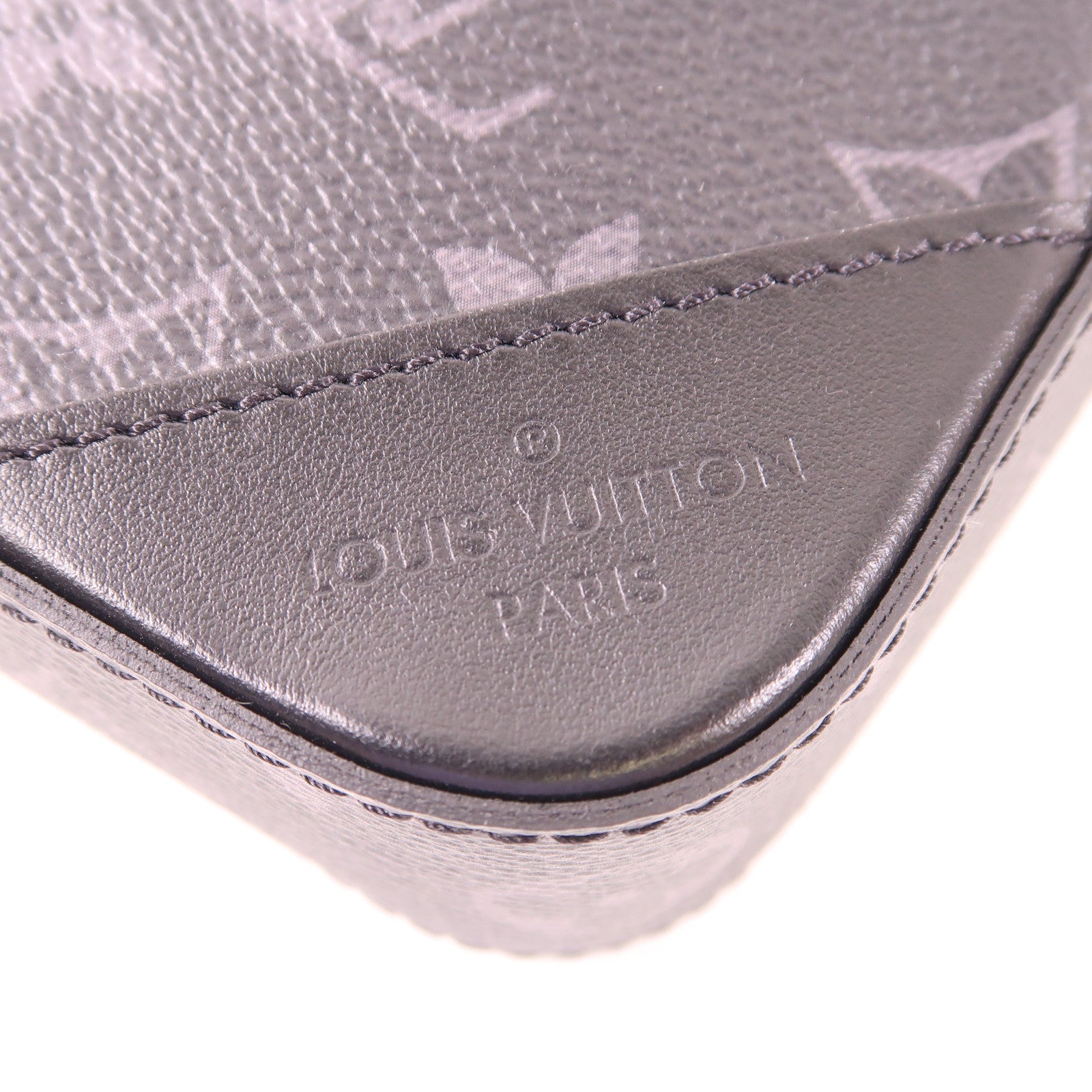 LOUIS VUITTON Monogram Eclipse Reverse Trio Messenger Bag銀扣肩背袋