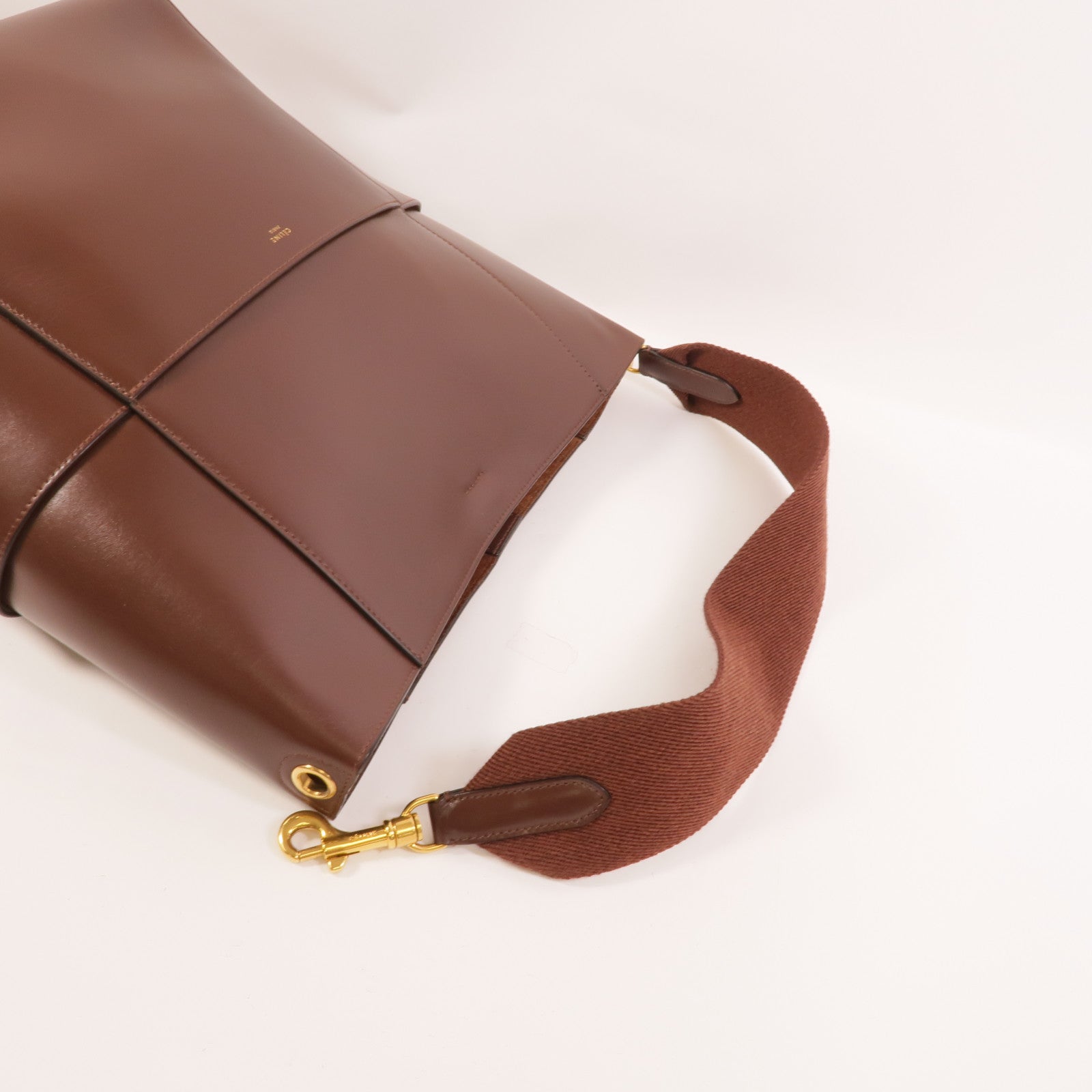CELINE 牛皮皮革Sangle Bucket Large肩背袋