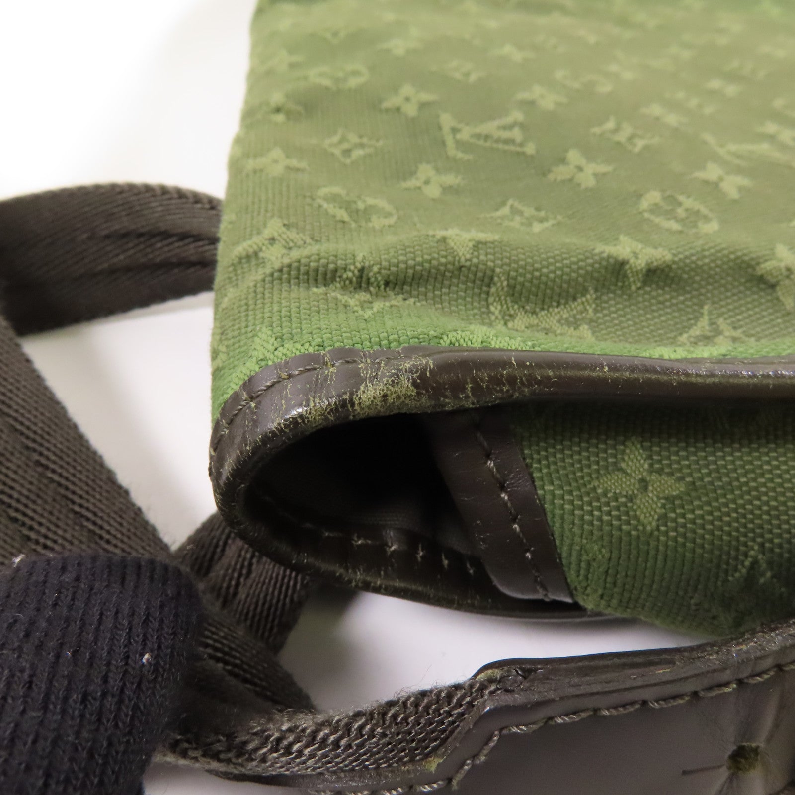 LOUIS VUITTON Monogram Mini Berangere金扣肩背袋