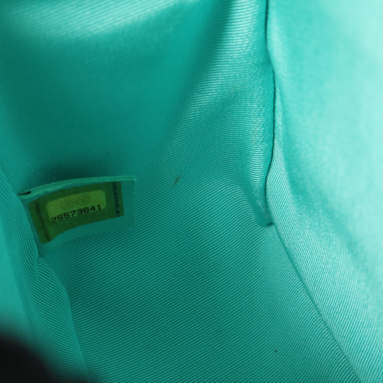 CHANEL 牛皮皮革Boy 25銀扣鏈帶肩背袋