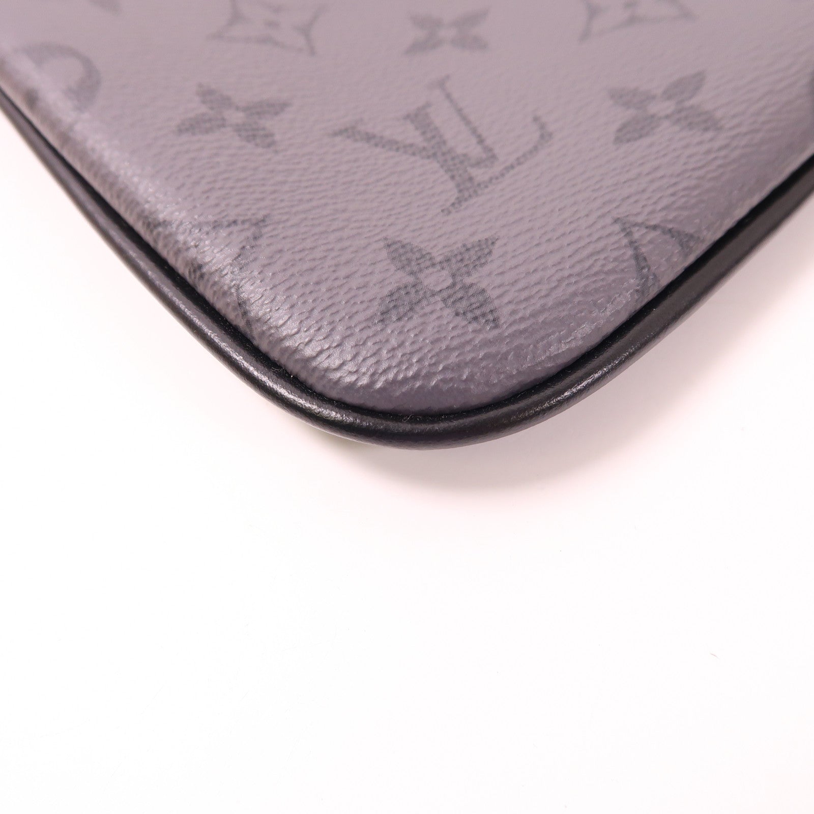 LOUIS VUITTON Monogram Eclipse Reverse Trio Messenger Bag銀扣肩背袋