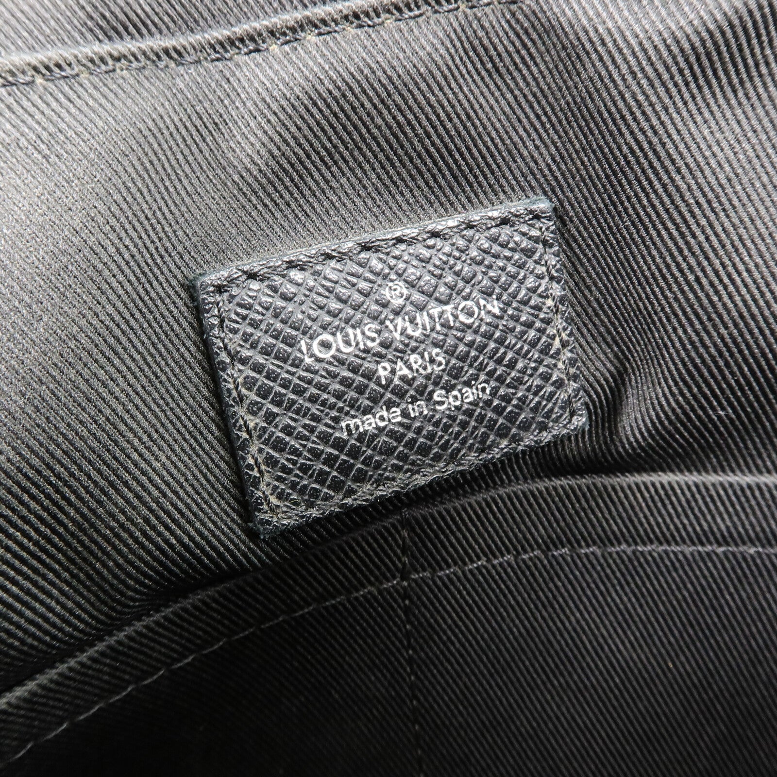 LOUIS VUITTON Taigarama Outdoor Flap Messenger肩背袋