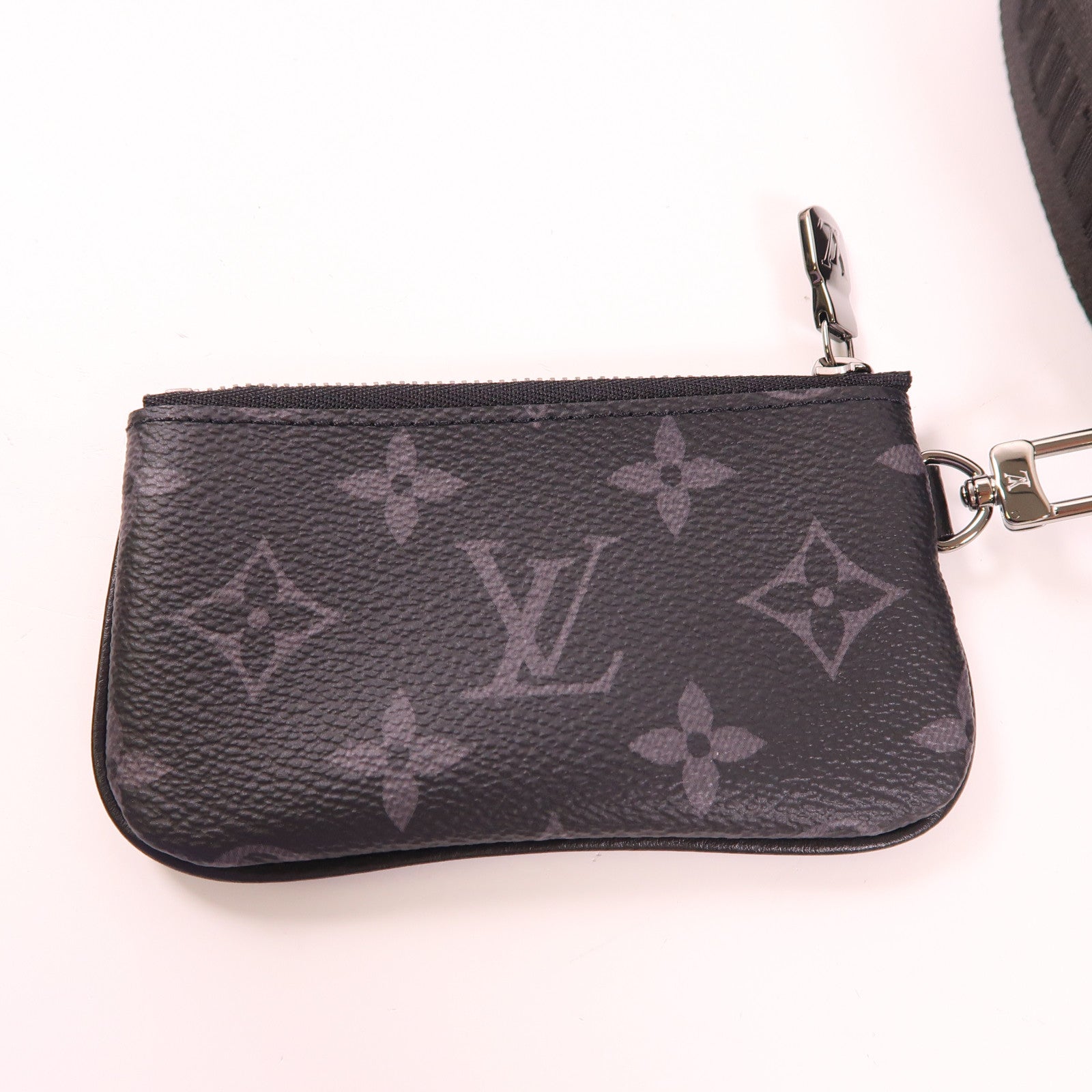 LOUIS VUITTON Monogram Eclipse Reverse Trio Messenger Bag銀扣肩背袋