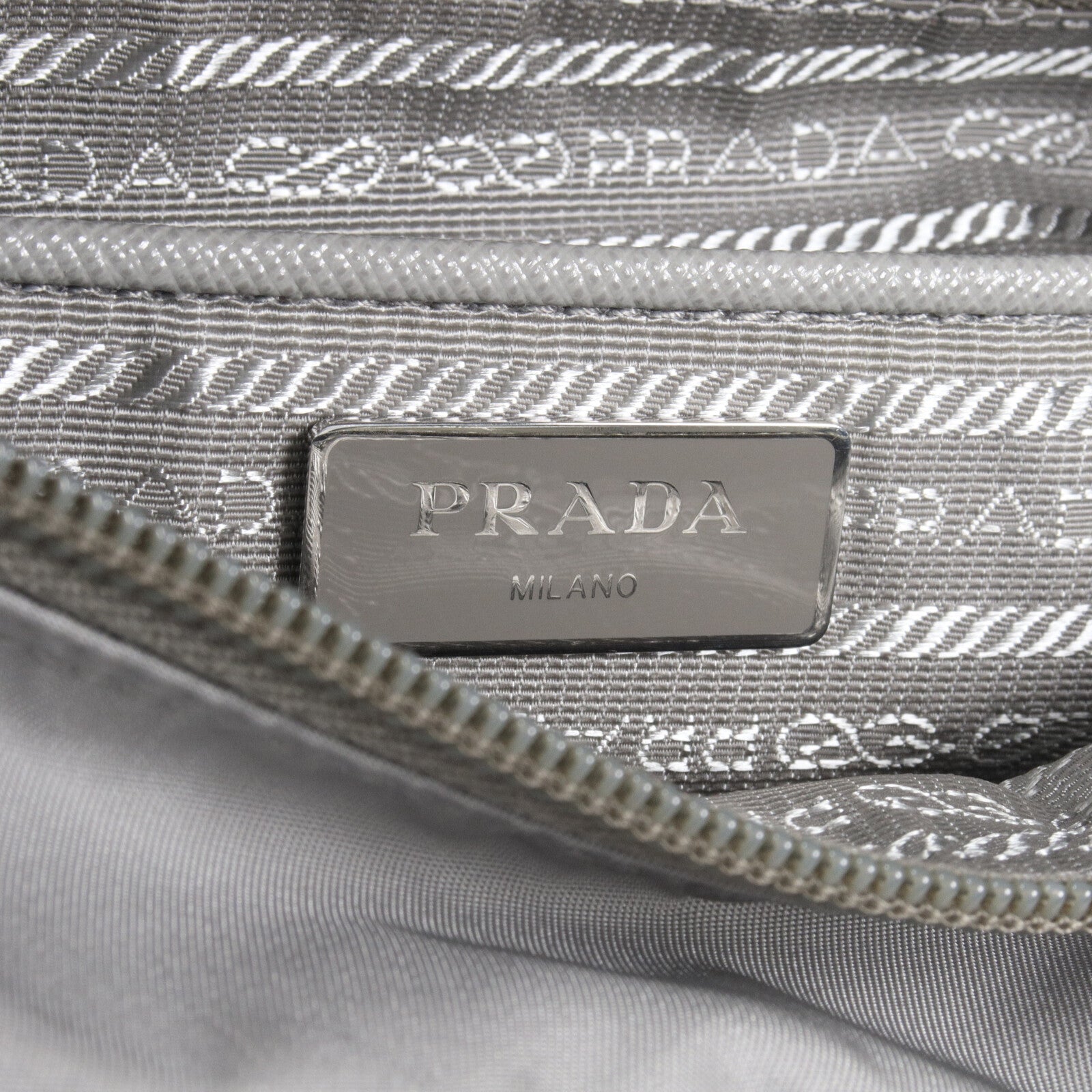 PRADA 尼龍Re-Nylon Shoulder Bag肩背袋