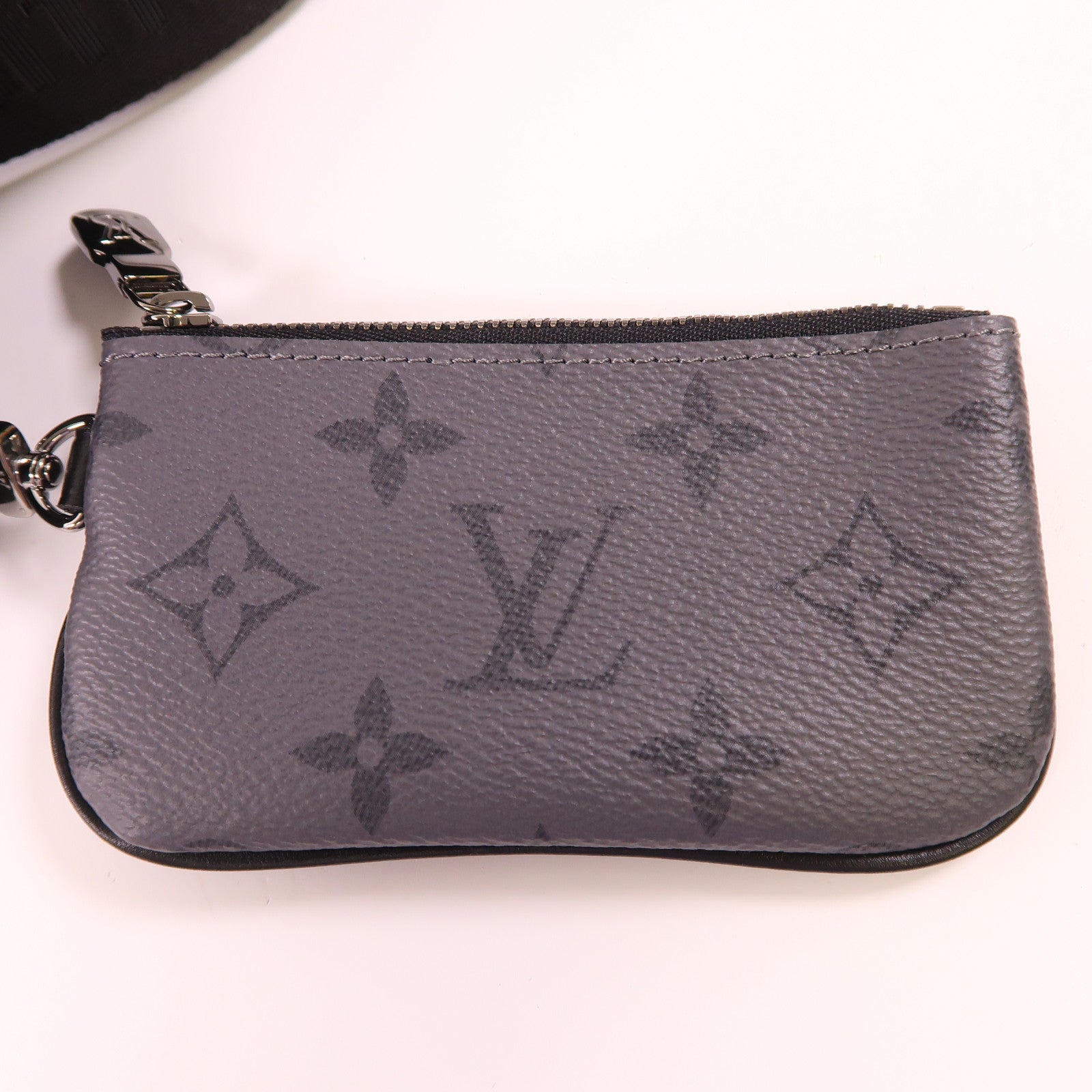 LOUIS VUITTON Monogram Eclipse Reverse Trio Messenger Bag銀扣肩背袋