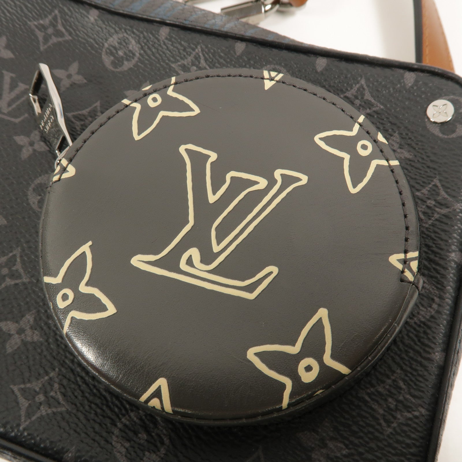 LOUIS VUITTON Monogram Eclipse Volga On Strap肩背袋
