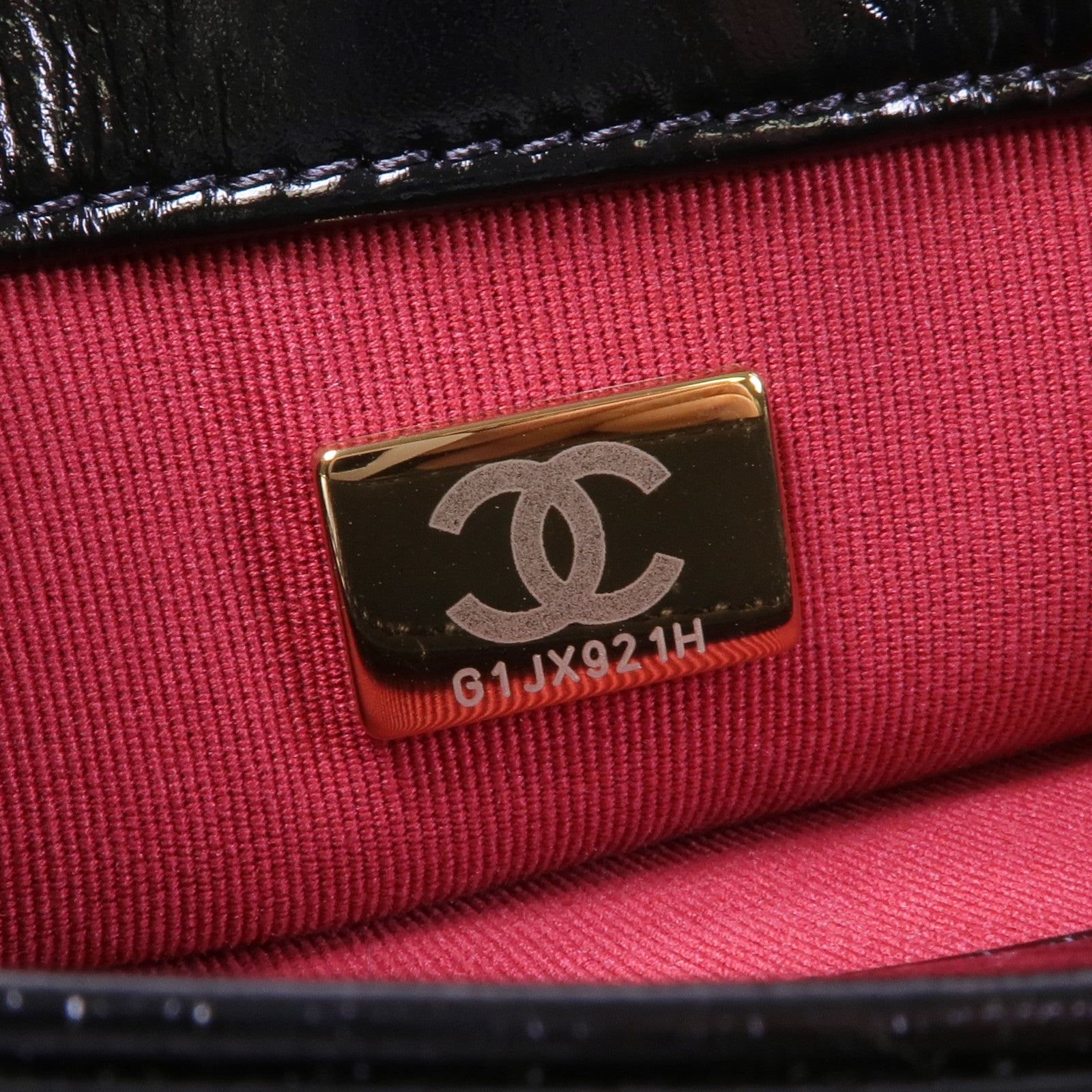 CHANEL 皮革Shoulder Bag金扣肩背袋
