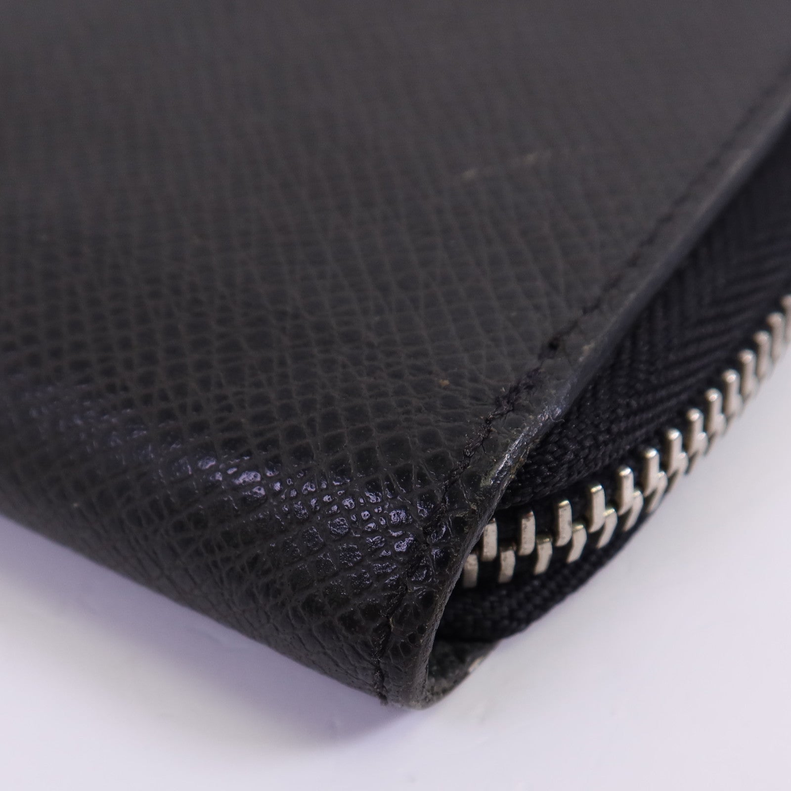 LOUIS VUITTON 【激減優惠】Taiga Zippy Wallet Vertical銀扣長錢包