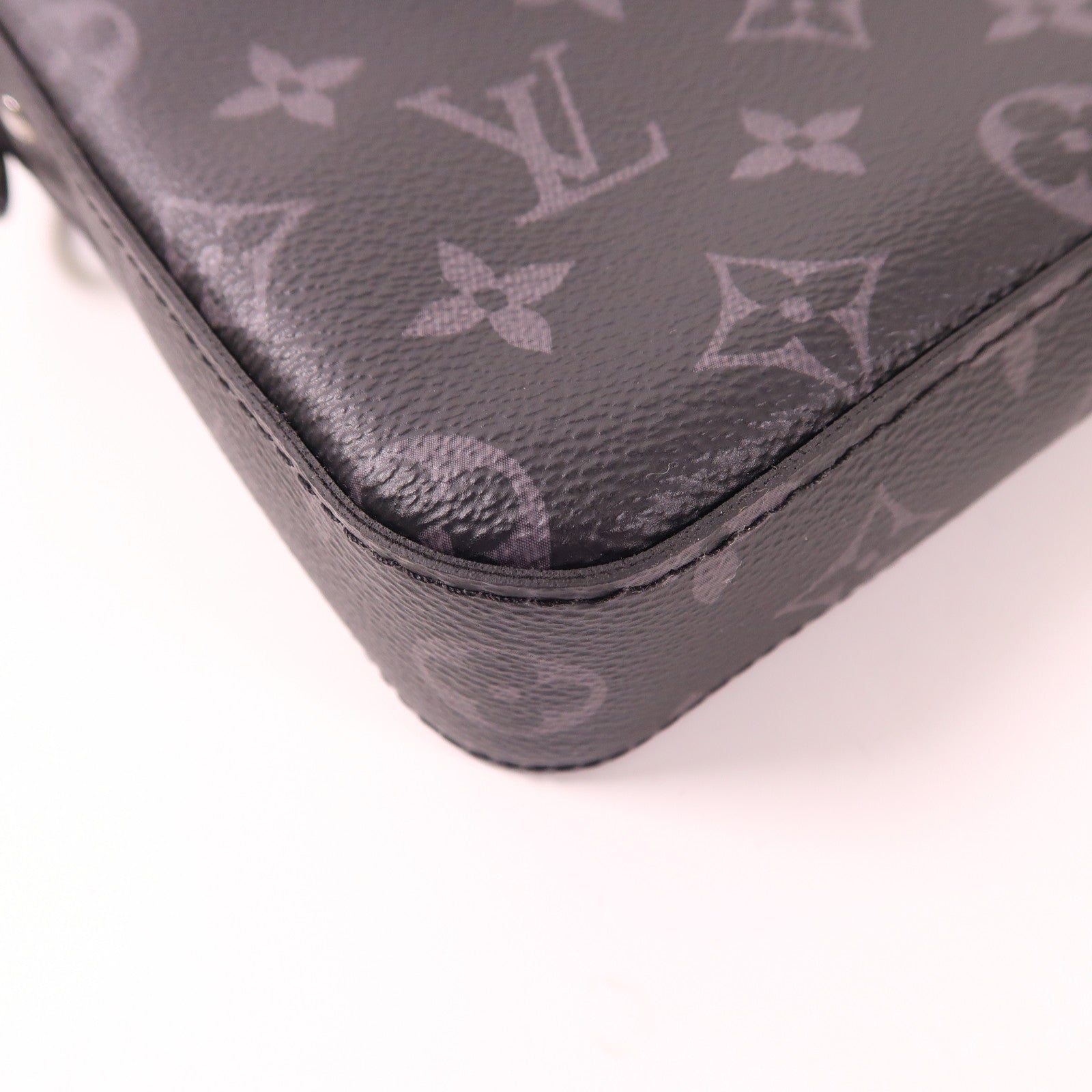 LOUIS VUITTON Monogram Eclipse Reverse Trio Messenger Bag銀扣肩背袋