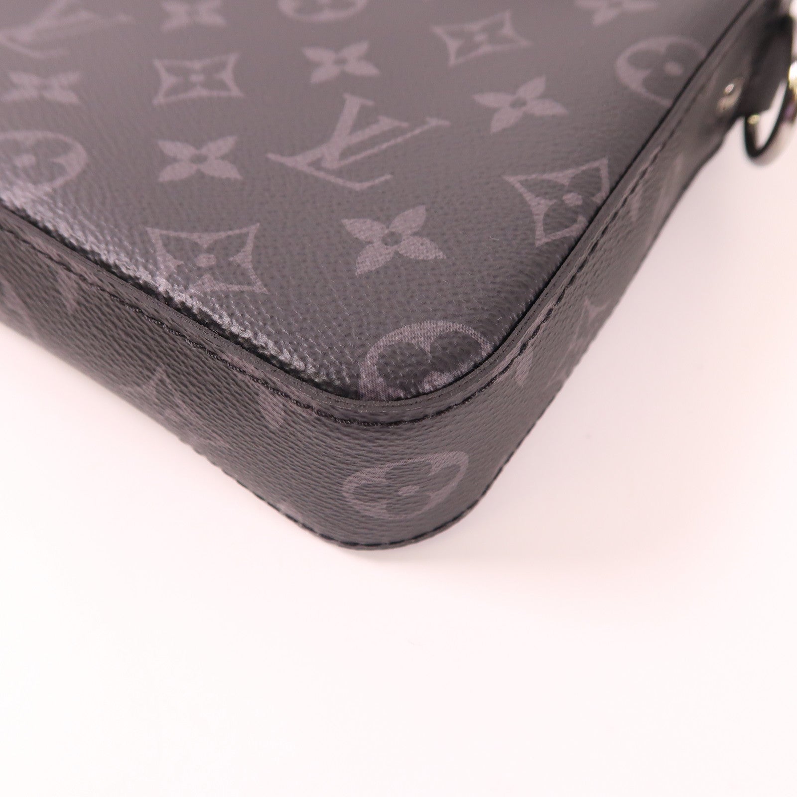 LOUIS VUITTON Monogram Eclipse Reverse Trio Messenger Bag銀扣肩背袋
