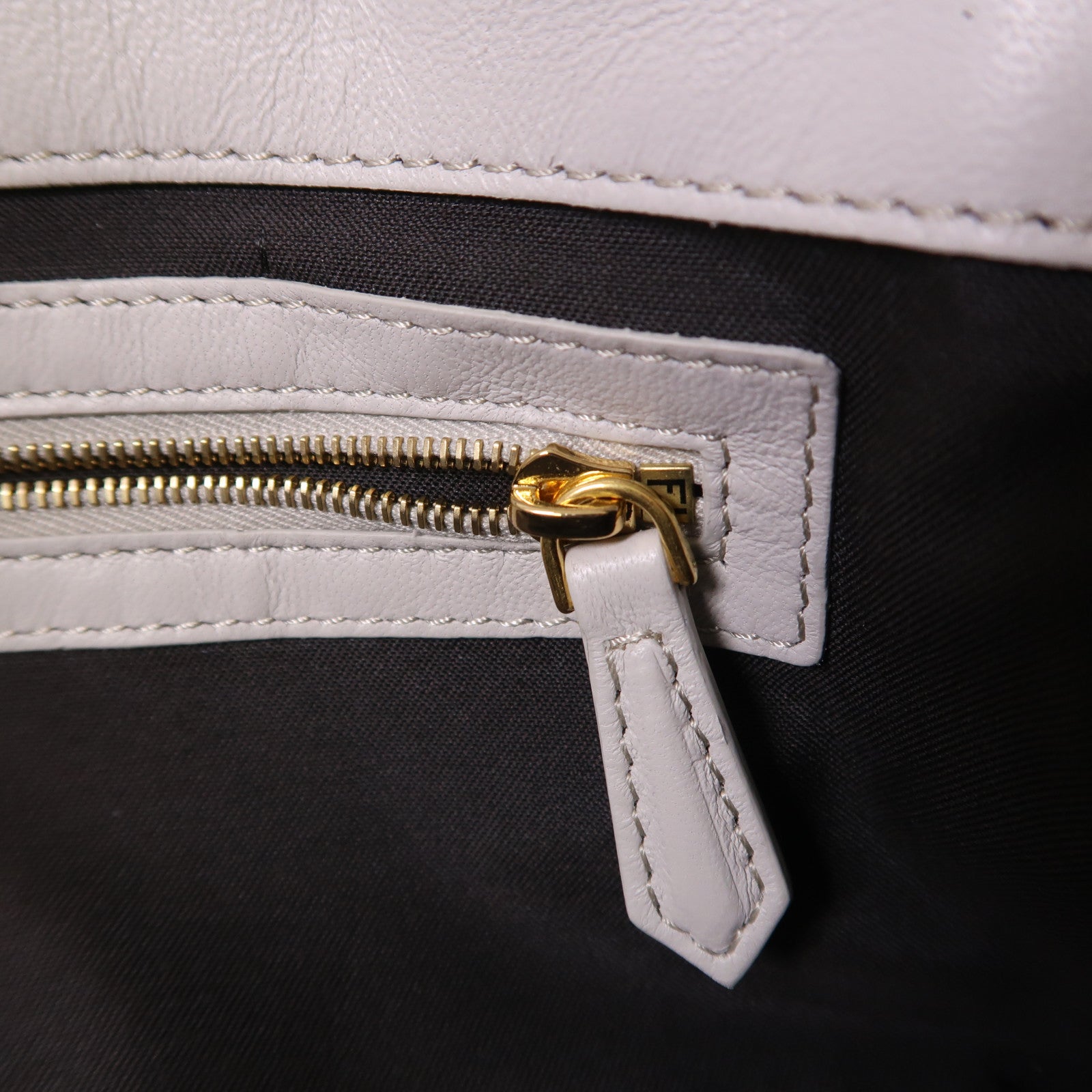 FENDI 牛皮皮革Baguette金扣手挽肩背兩用袋