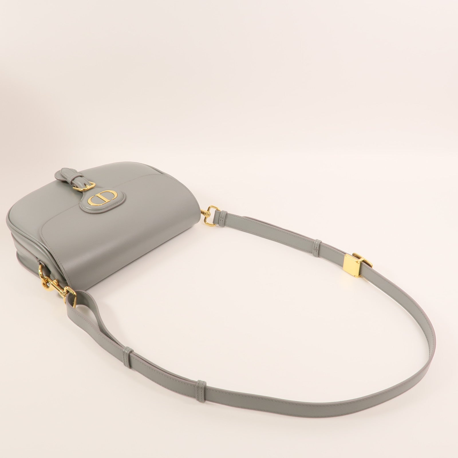 Dior 牛皮皮革Bobby Bag Medium金扣肩背袋
