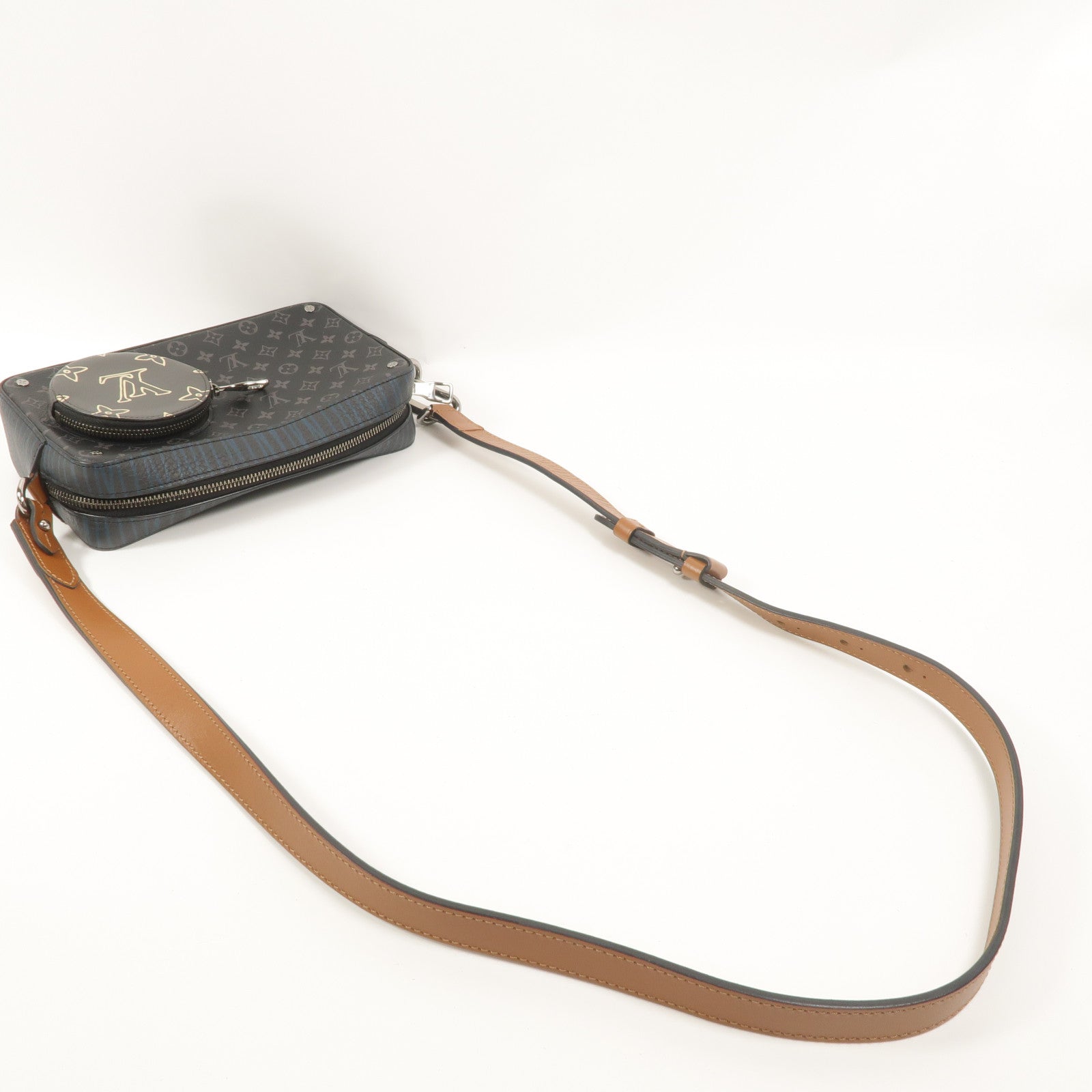 LOUIS VUITTON Monogram Eclipse Volga On Strap肩背袋