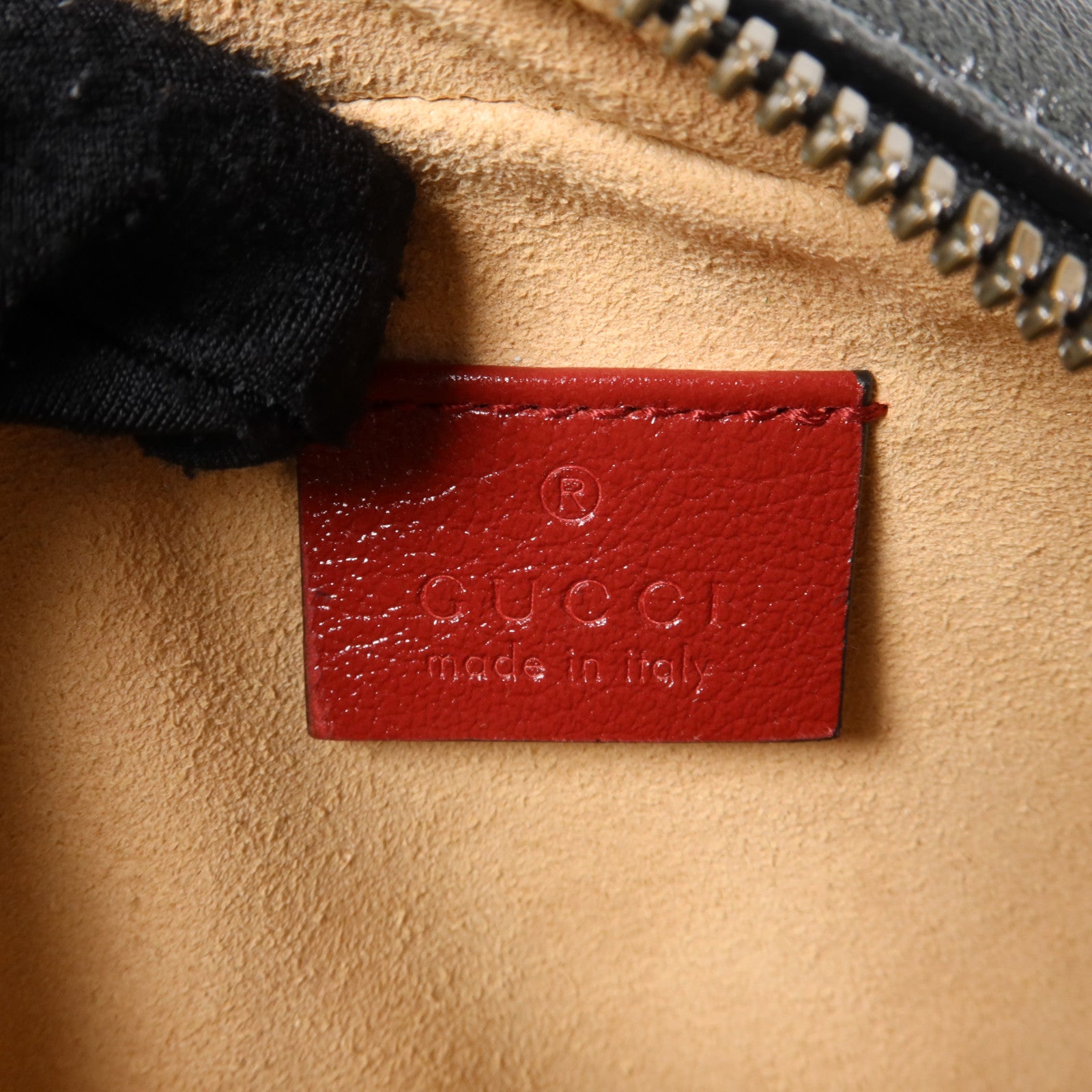 GUCCI 牛皮皮革GG Marmont Mini Round Bag肩背袋