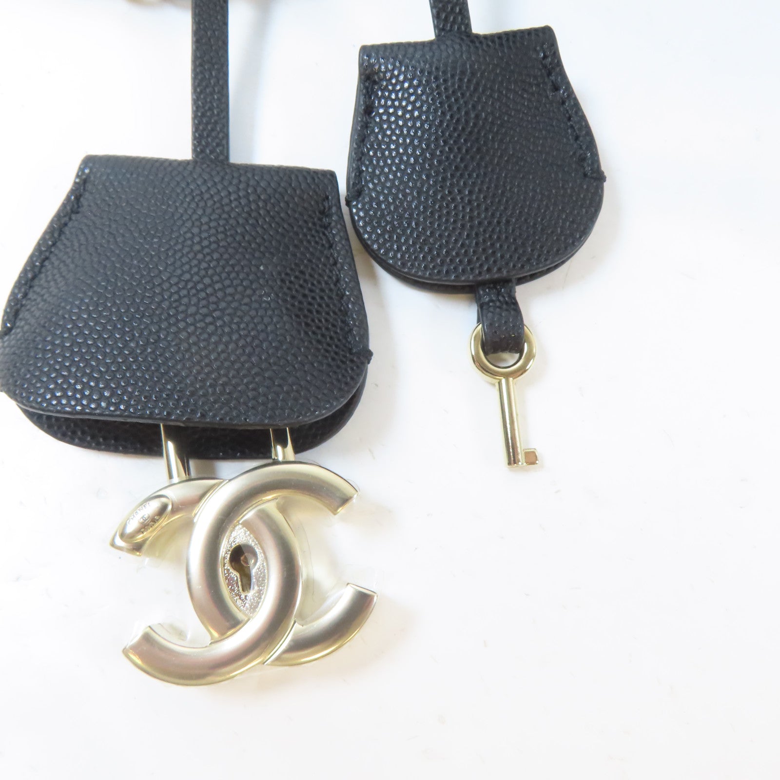 CHANEL 菱格Caviar皮革Vanity Case金扣手挽肩背兩用袋黑色