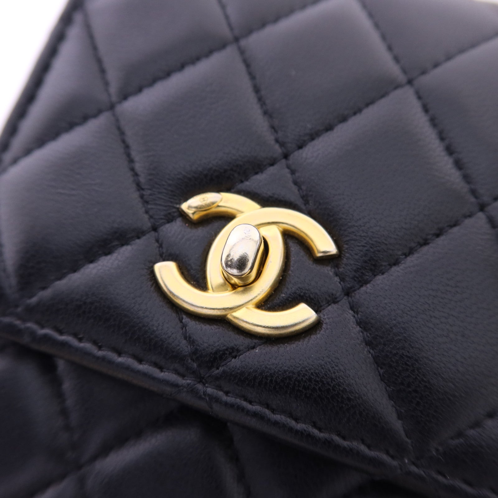 CHANEL 【激減優惠】羊皮皮革Phone Bag With Gold Ball金扣鏈帶肩背袋