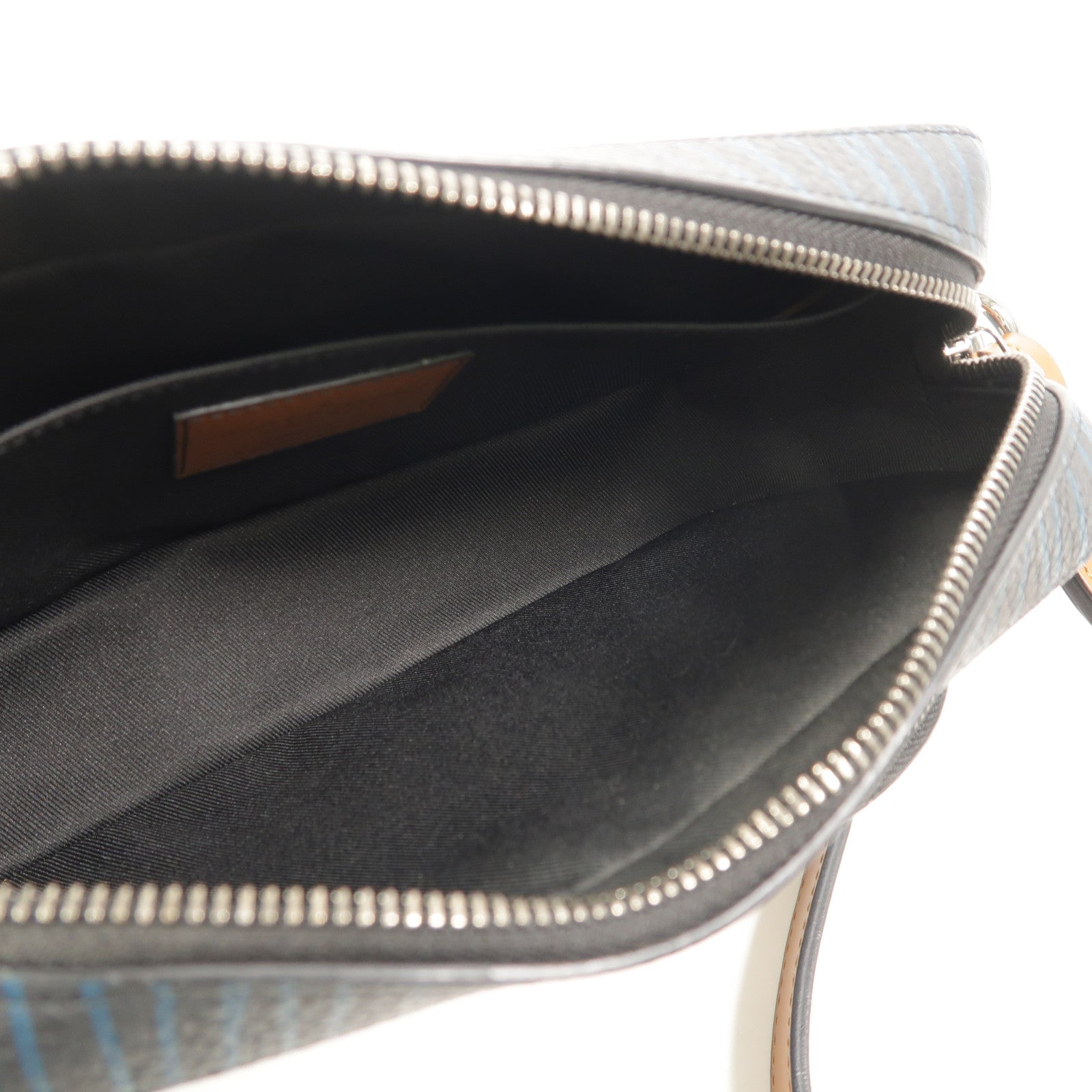 LOUIS VUITTON Monogram Eclipse Volga On Strap肩背袋