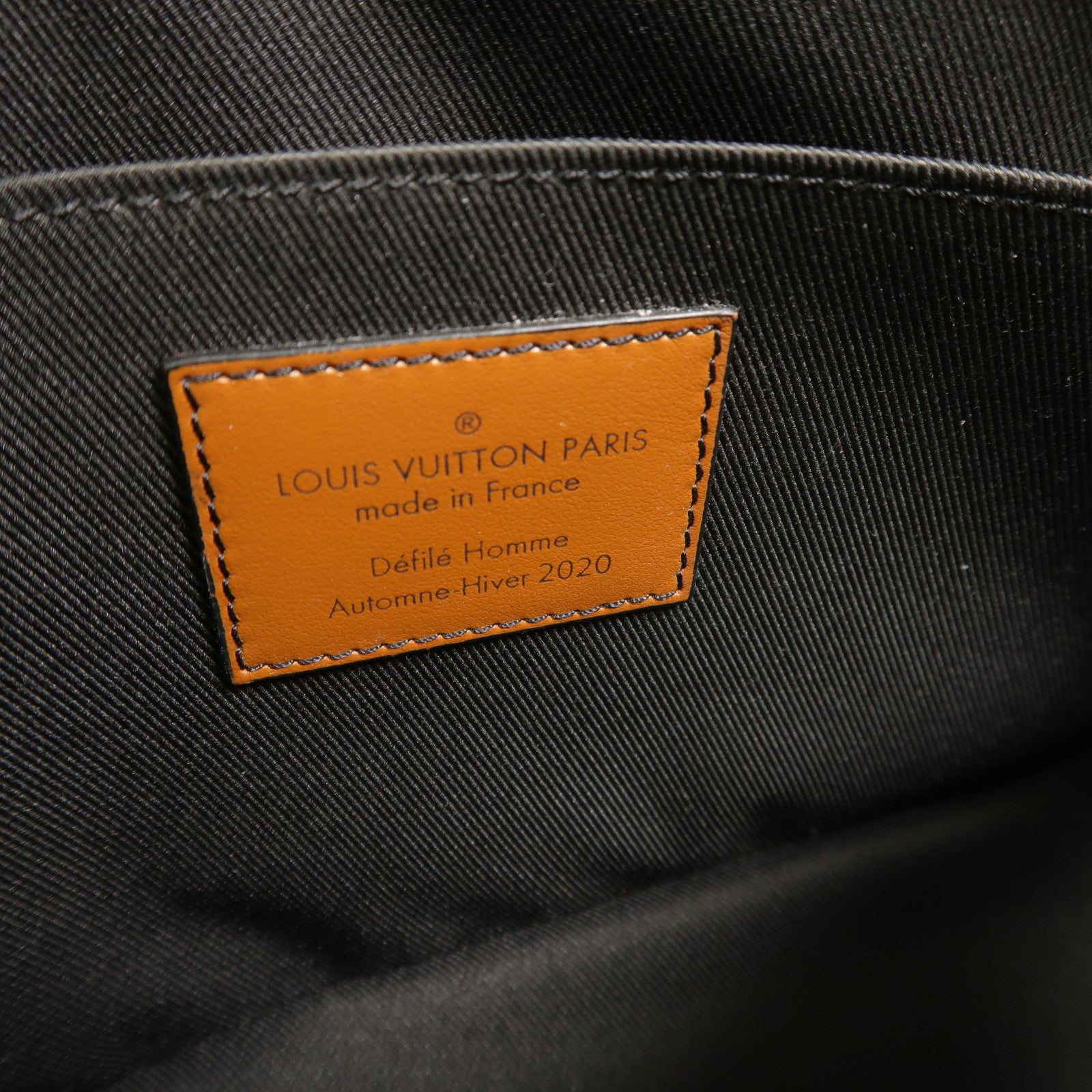 LOUIS VUITTON Monogram Eclipse Volga On Strap肩背袋