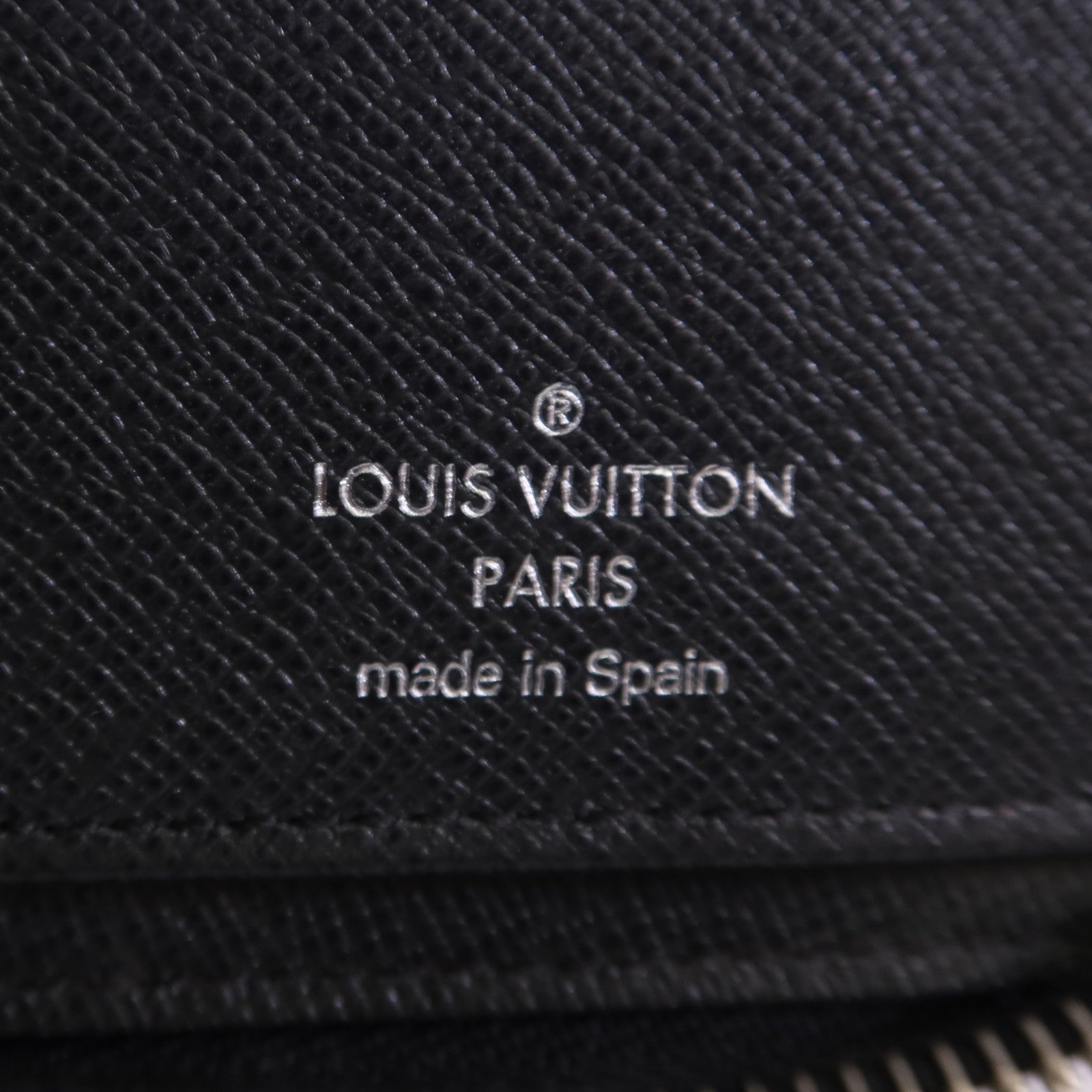 LOUIS VUITTON 【激減優惠】Taiga Zippy Wallet Vertical銀扣長錢包