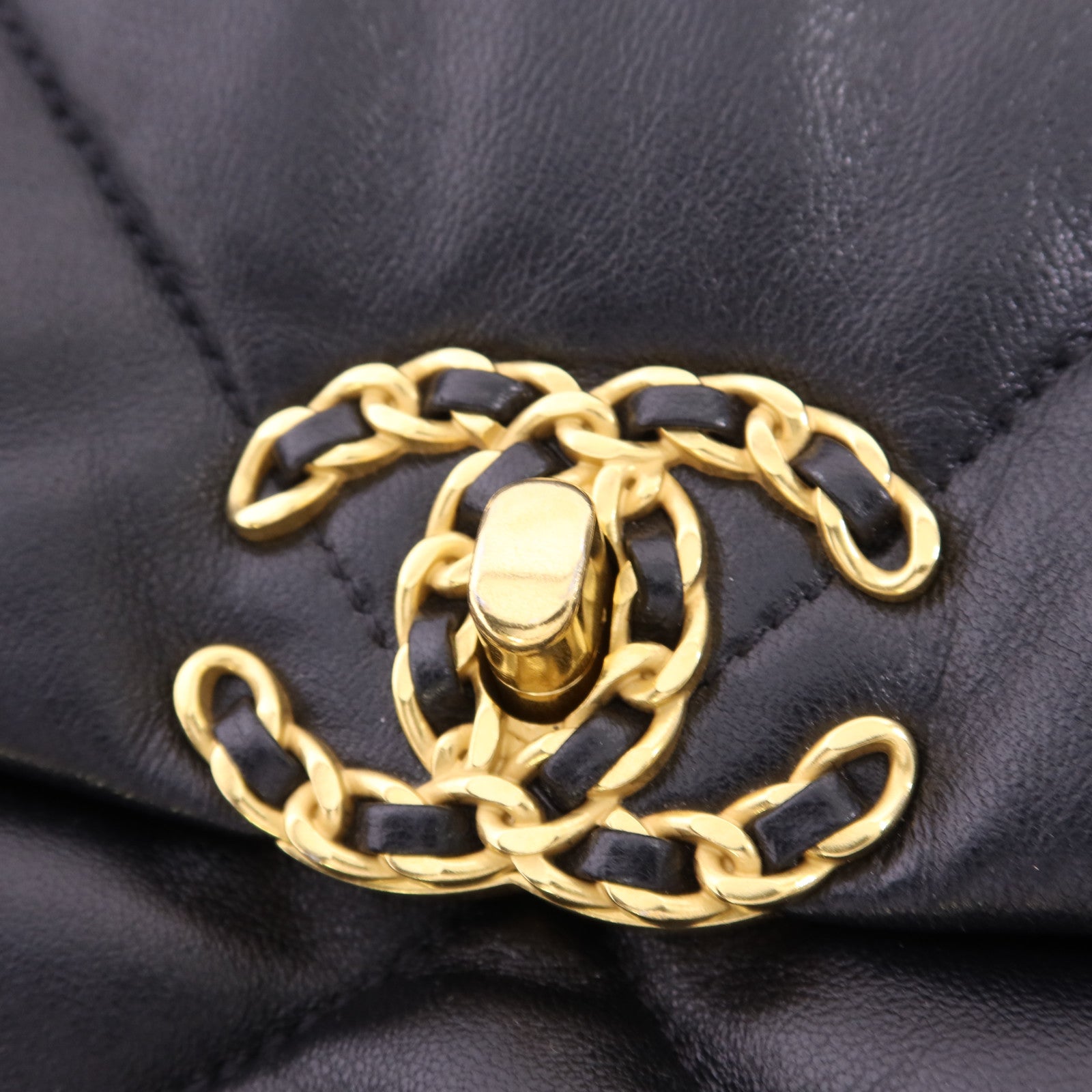CHANEL 羊皮皮革Chanel 19金扣手挽肩背兩用袋