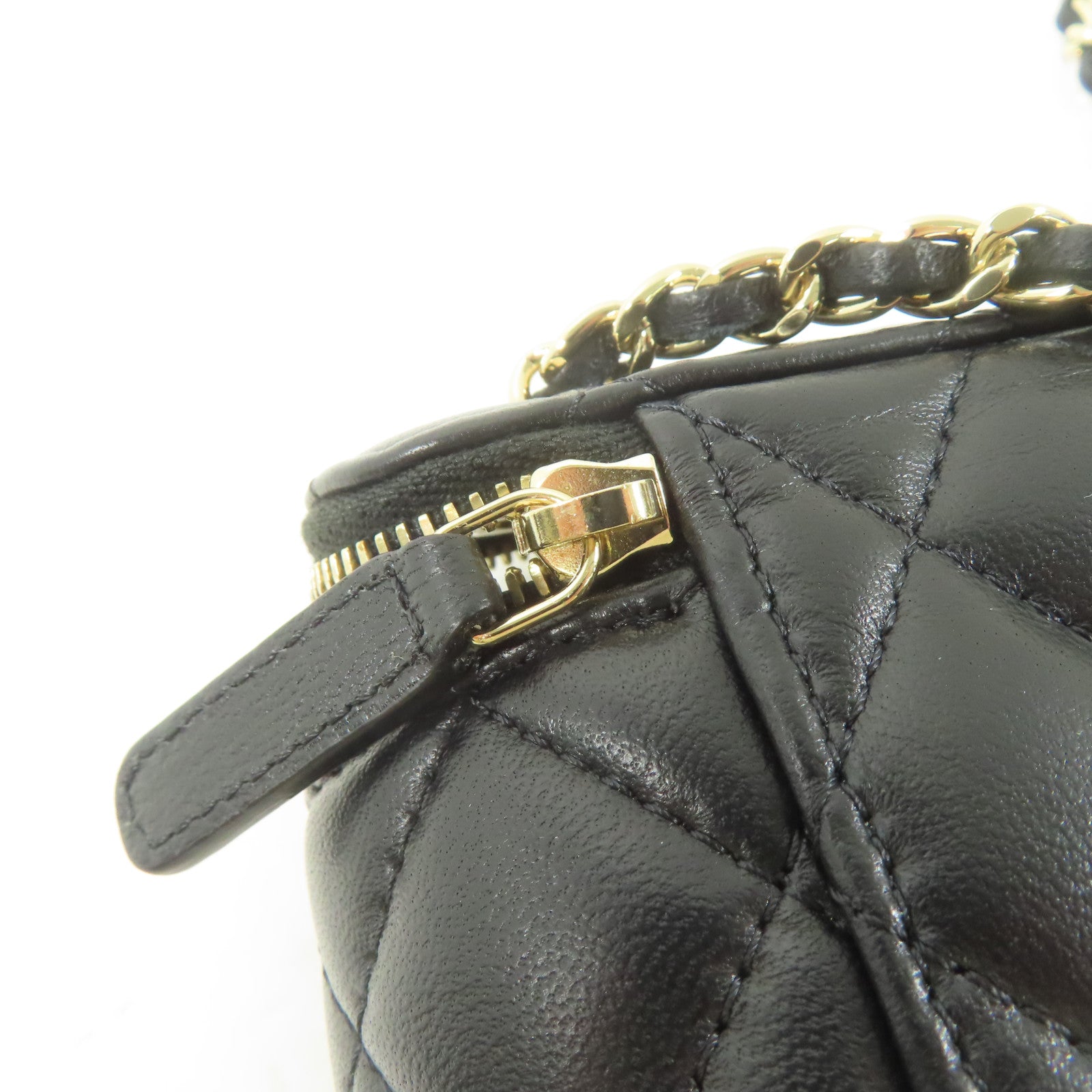CHANEL 羊皮皮革Vanity Case金扣肩背袋黑色