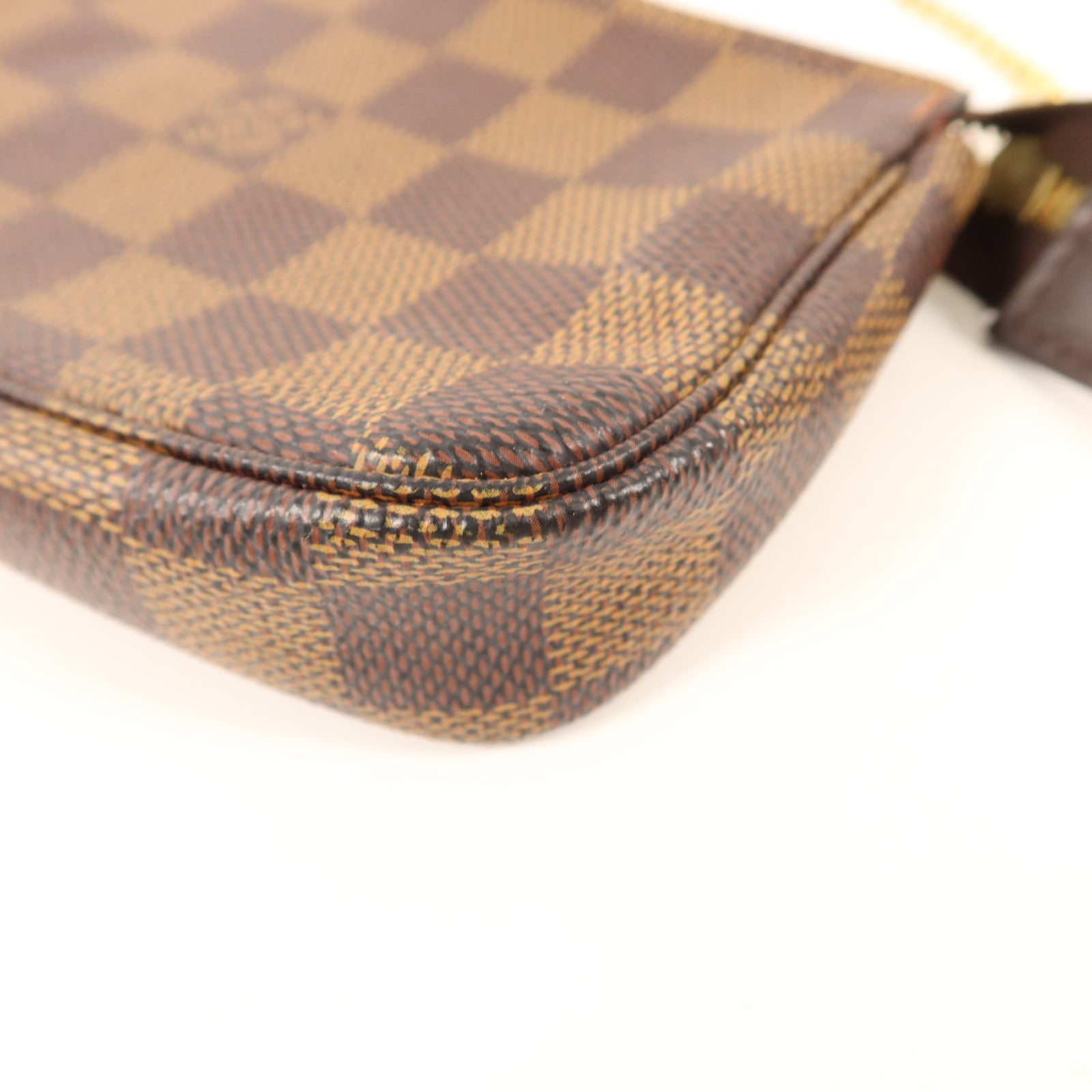 LOUIS VUITTON Damier Mini Pochette Accessoires金扣手拿包
