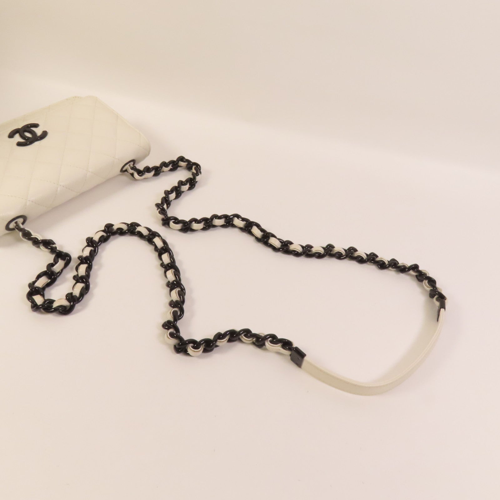 CHANEL 牛皮皮革WOC Wallet On Chain鏈帶肩背袋