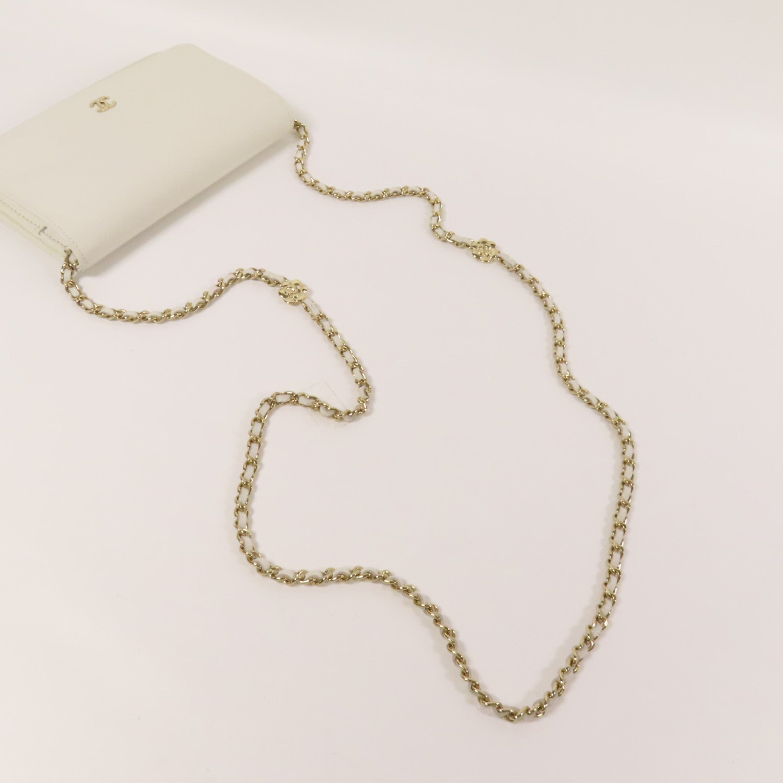 CHANEL 牛皮皮革WOC Wallet On Chain金扣鏈帶肩背袋