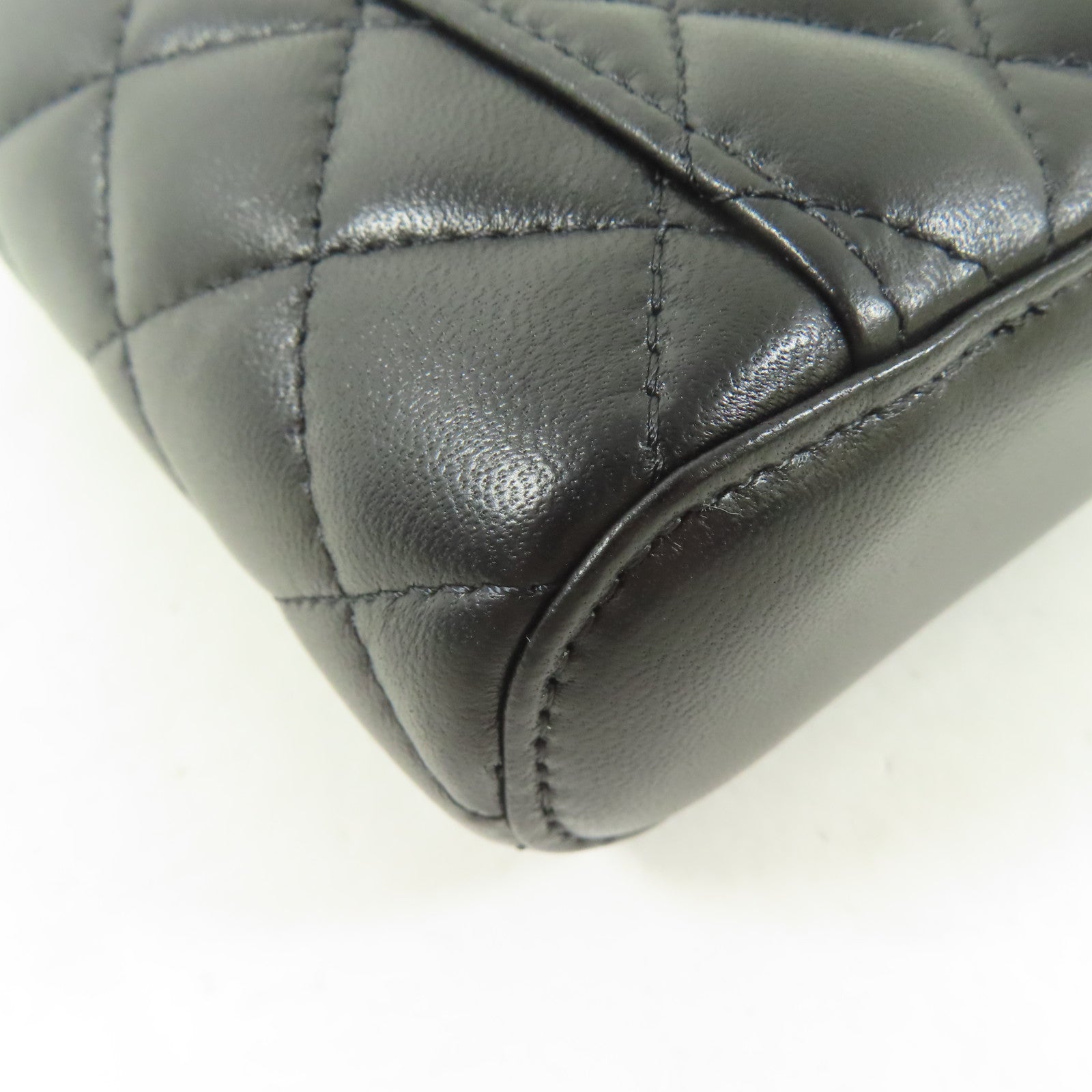 CHANEL 羊皮皮革Vanity Case金扣肩背袋黑色