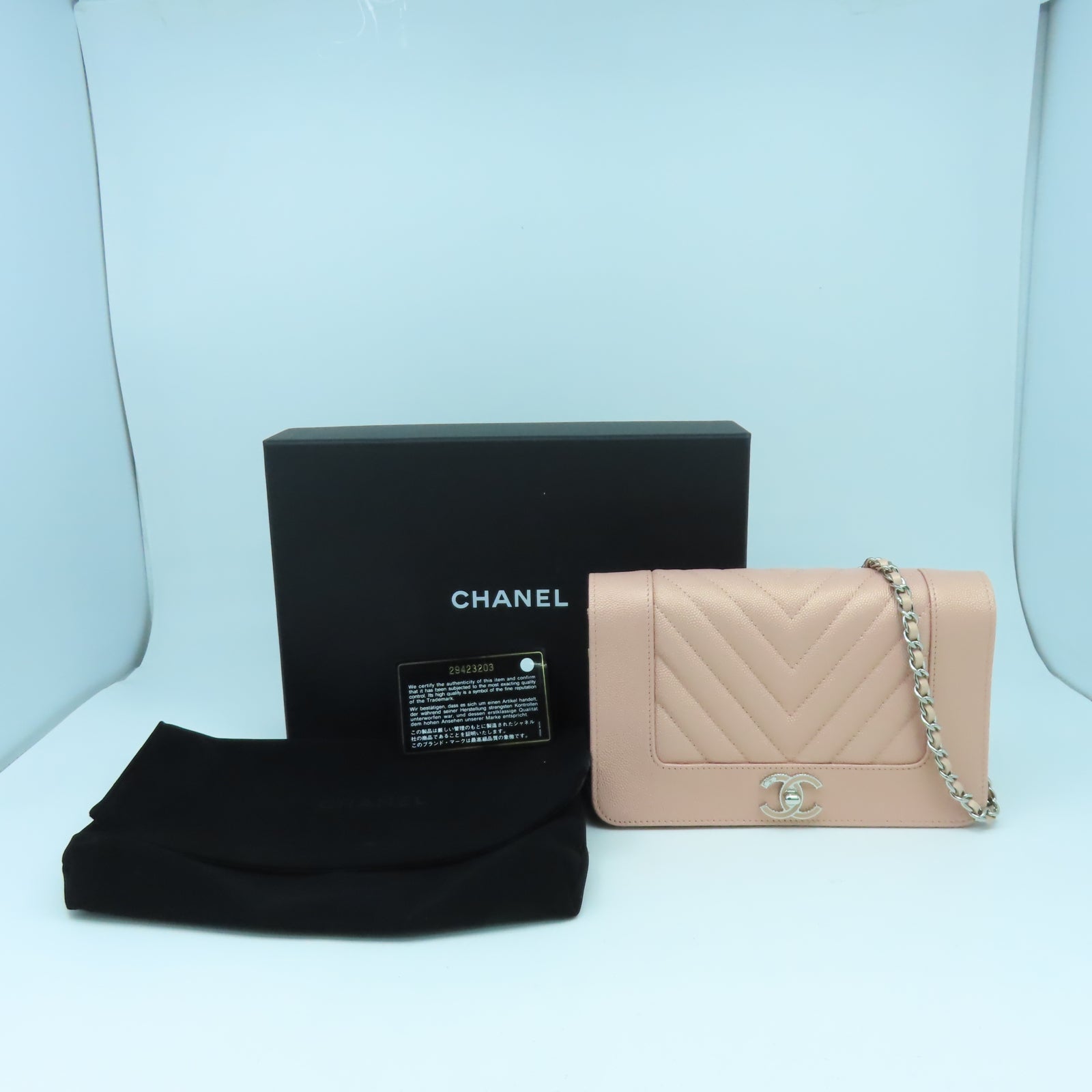 CHANEL 【激減優惠】斜紋牛皮皮革Boy Wallet On Chain銀扣鏈帶肩背袋粉紅色