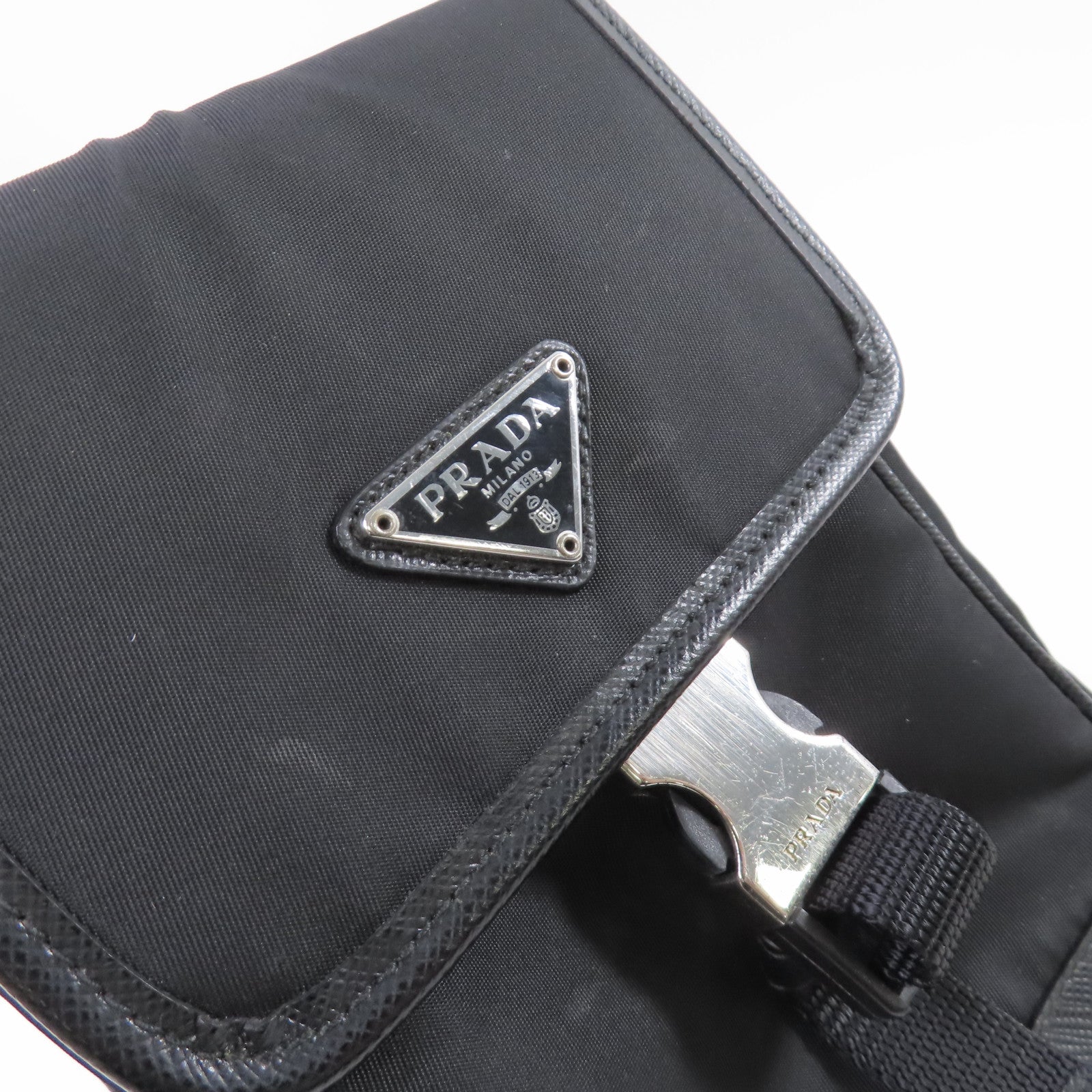 PRADA 尼龍/Saffiano皮革Smartphone Shoulder Case銀扣肩背袋黑色