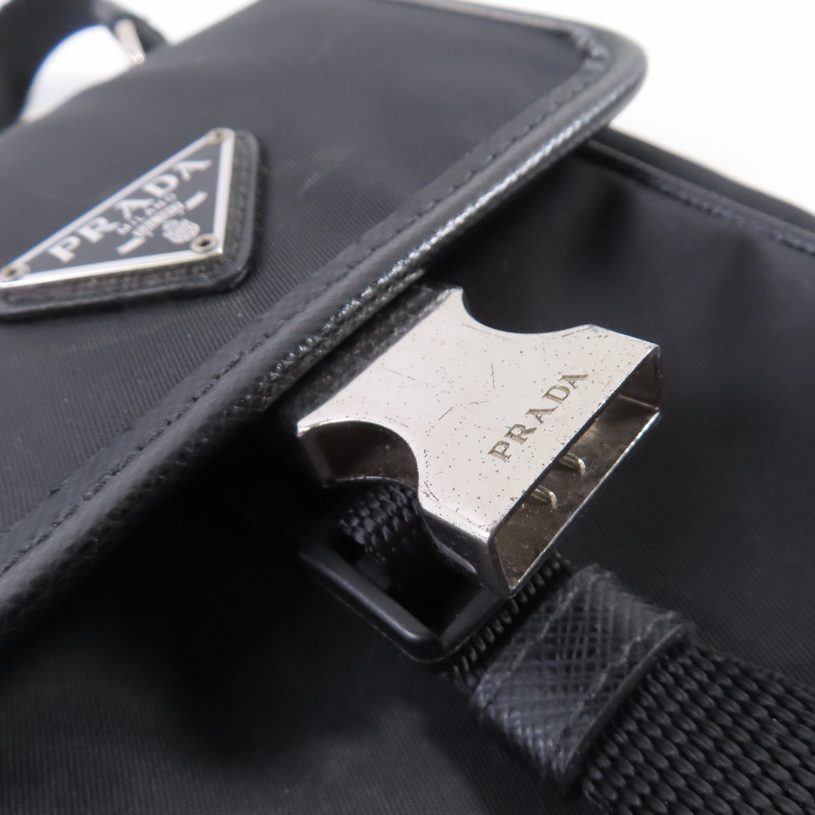 PRADA 尼龍/Saffiano皮革Smartphone Shoulder Case銀扣肩背袋黑色
