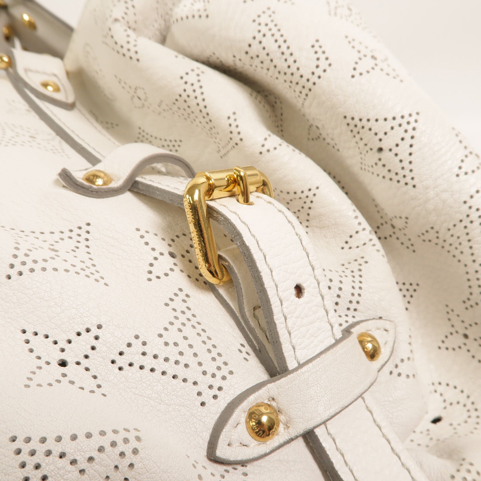 LOUIS VUITTON Monogram Mahina XL肩背袋