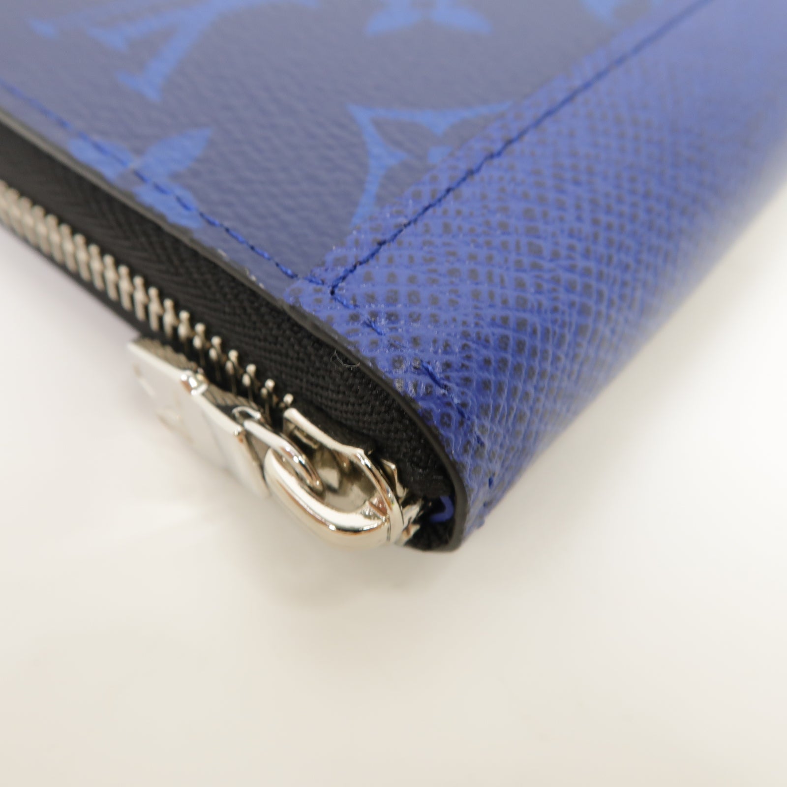LOUIS VUITTON Taigarama Zippy Wallet Vertical銀扣長錢包藍色
