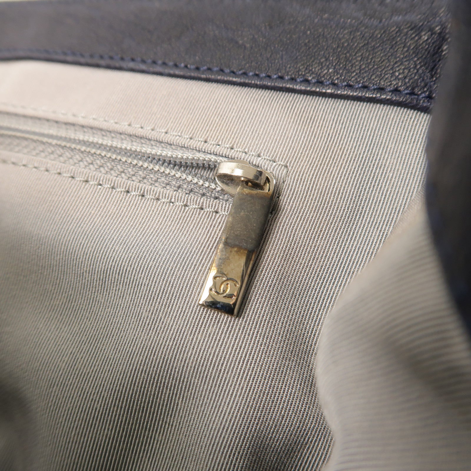 CHANEL 牛皮皮革Chain Shoulder銀扣鏈帶肩背袋