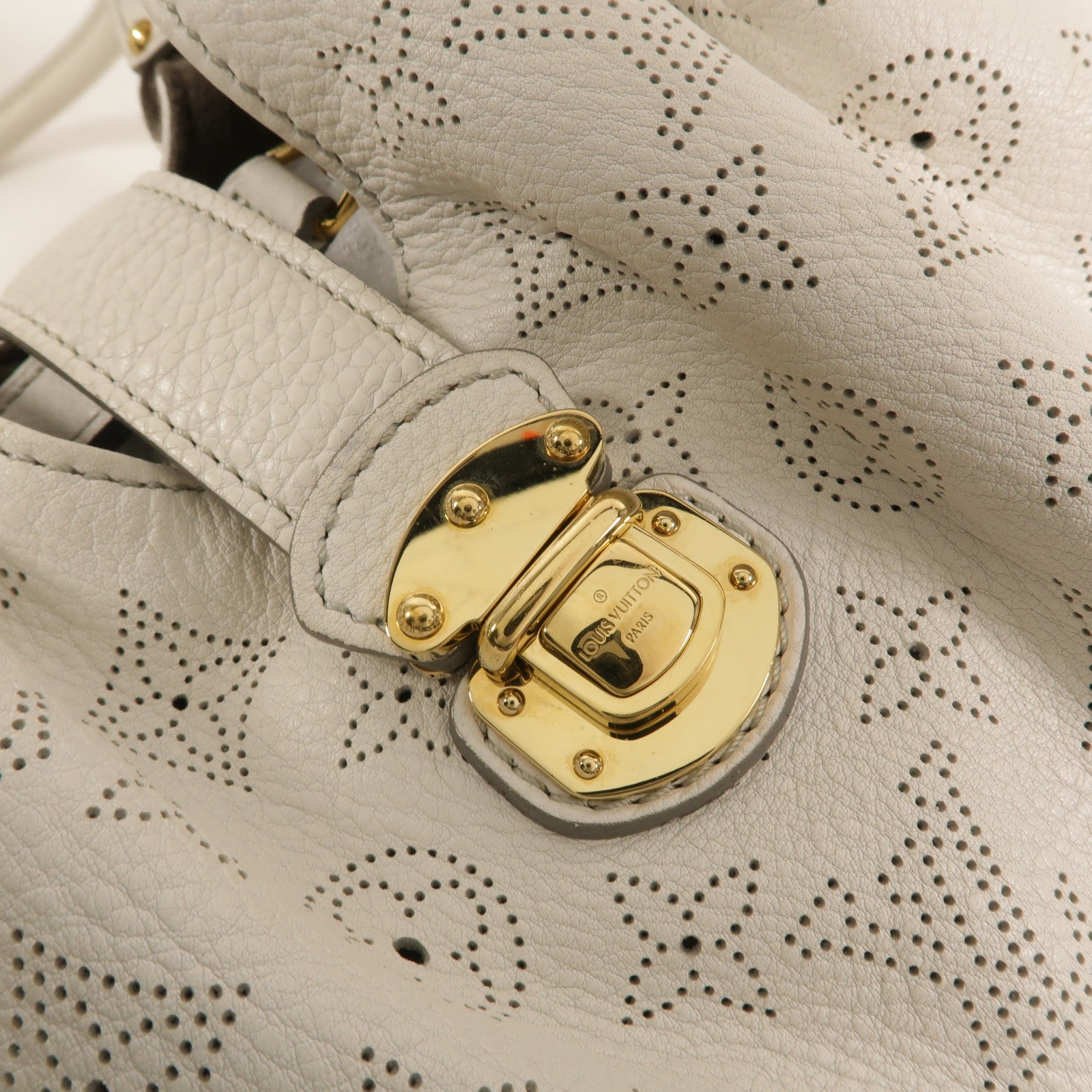 LOUIS VUITTON Monogram Mahina XL肩背袋