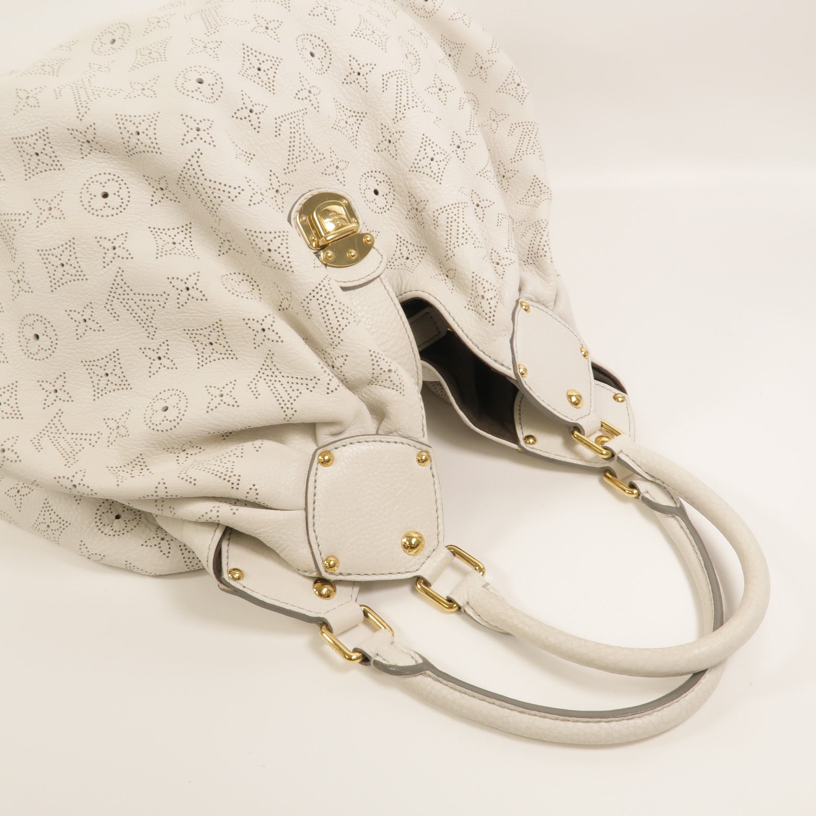 LOUIS VUITTON Monogram Mahina XL肩背袋