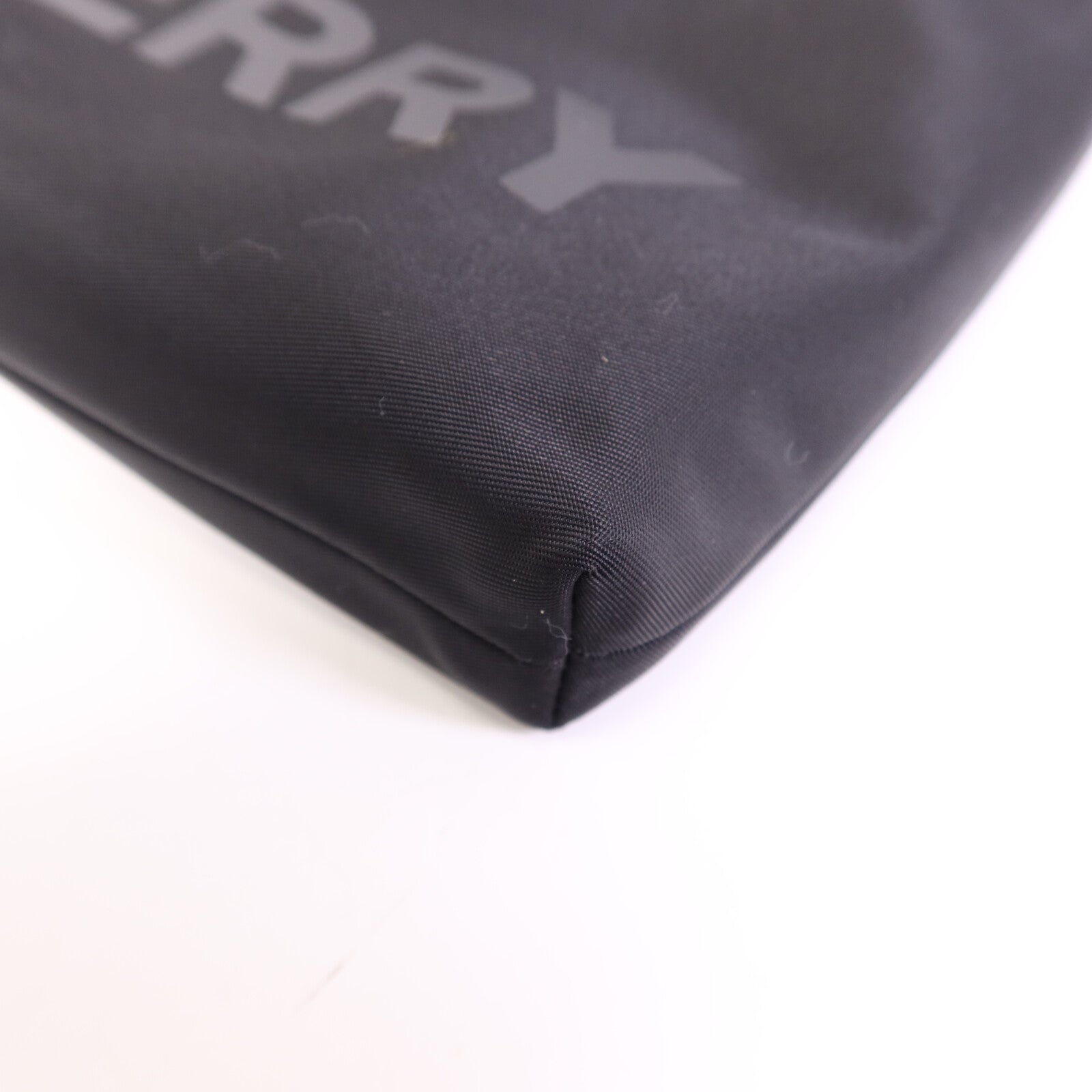 BURBERRY 尼龍Shoulder Bag銀扣肩背袋
