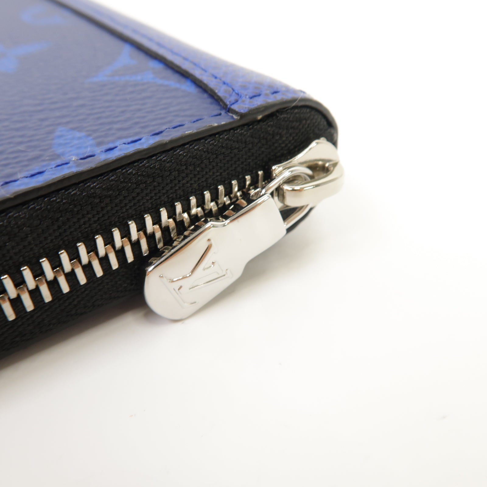LOUIS VUITTON Taigarama Zippy Wallet Vertical銀扣長錢包藍色
