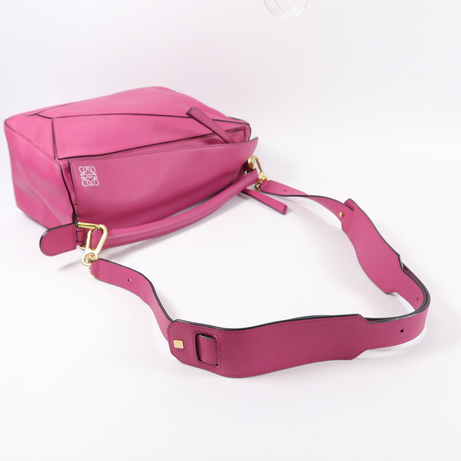 LOEWE 牛皮皮革Puzzle Medium手挽肩背兩用袋