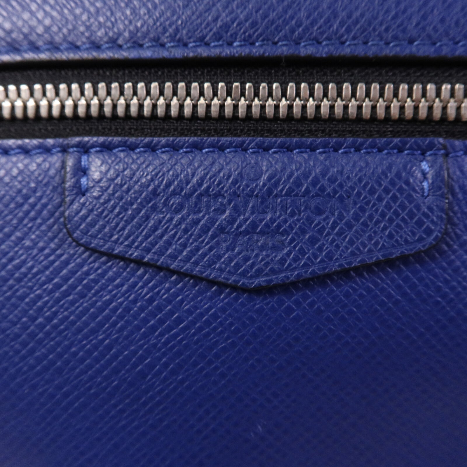LOUIS VUITTON Taiga/Monogram Outdoor Messenger銀扣肩背袋