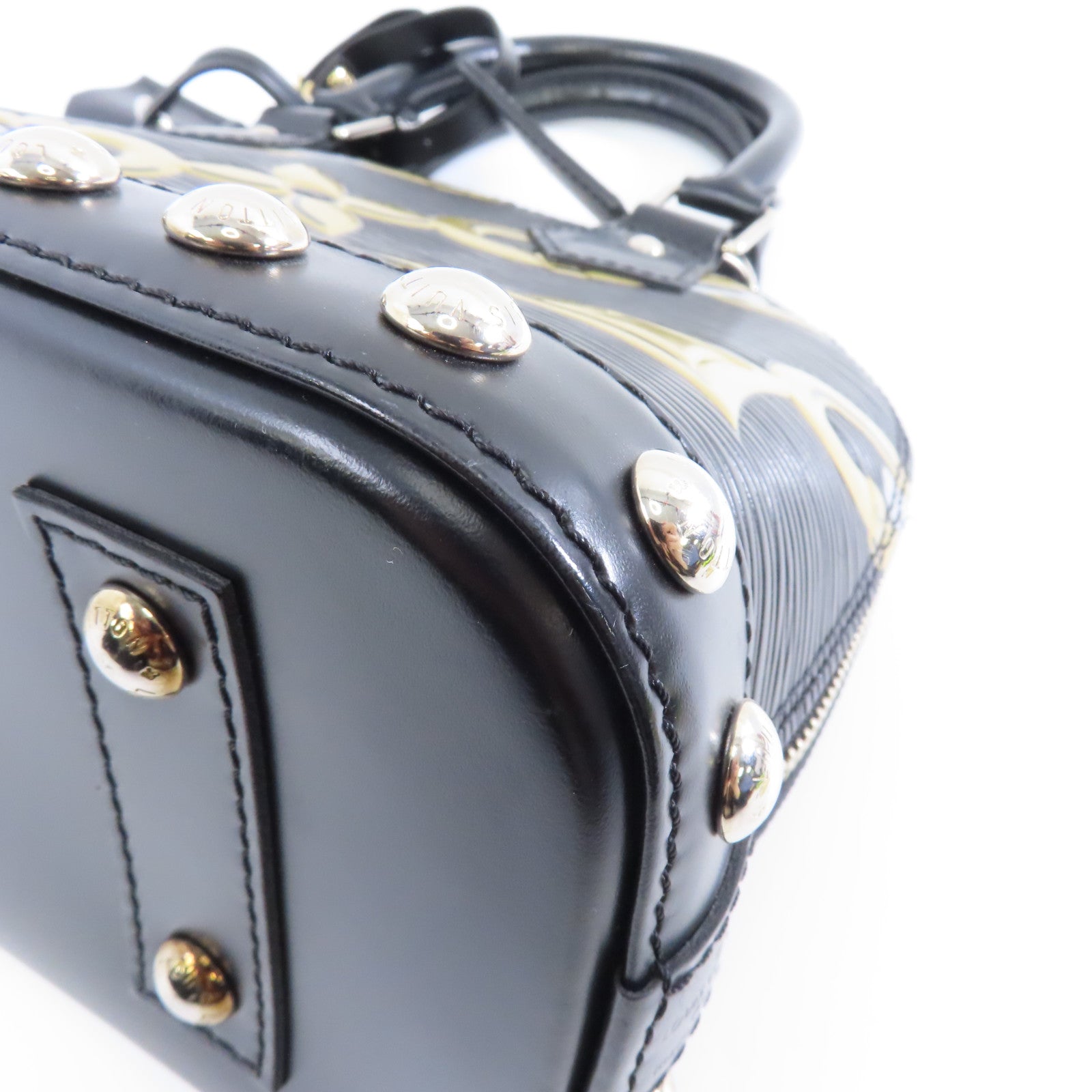 LOUIS VUITTON Epi Alma BB