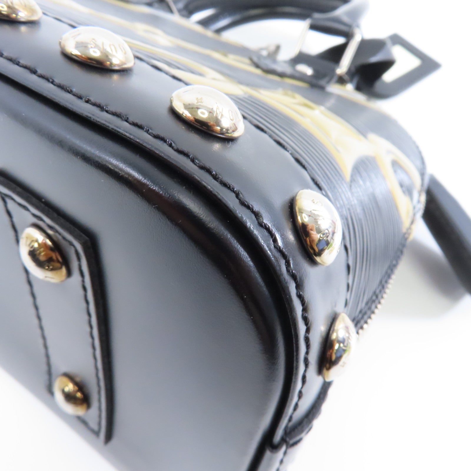 LOUIS VUITTON Epi Alma BB