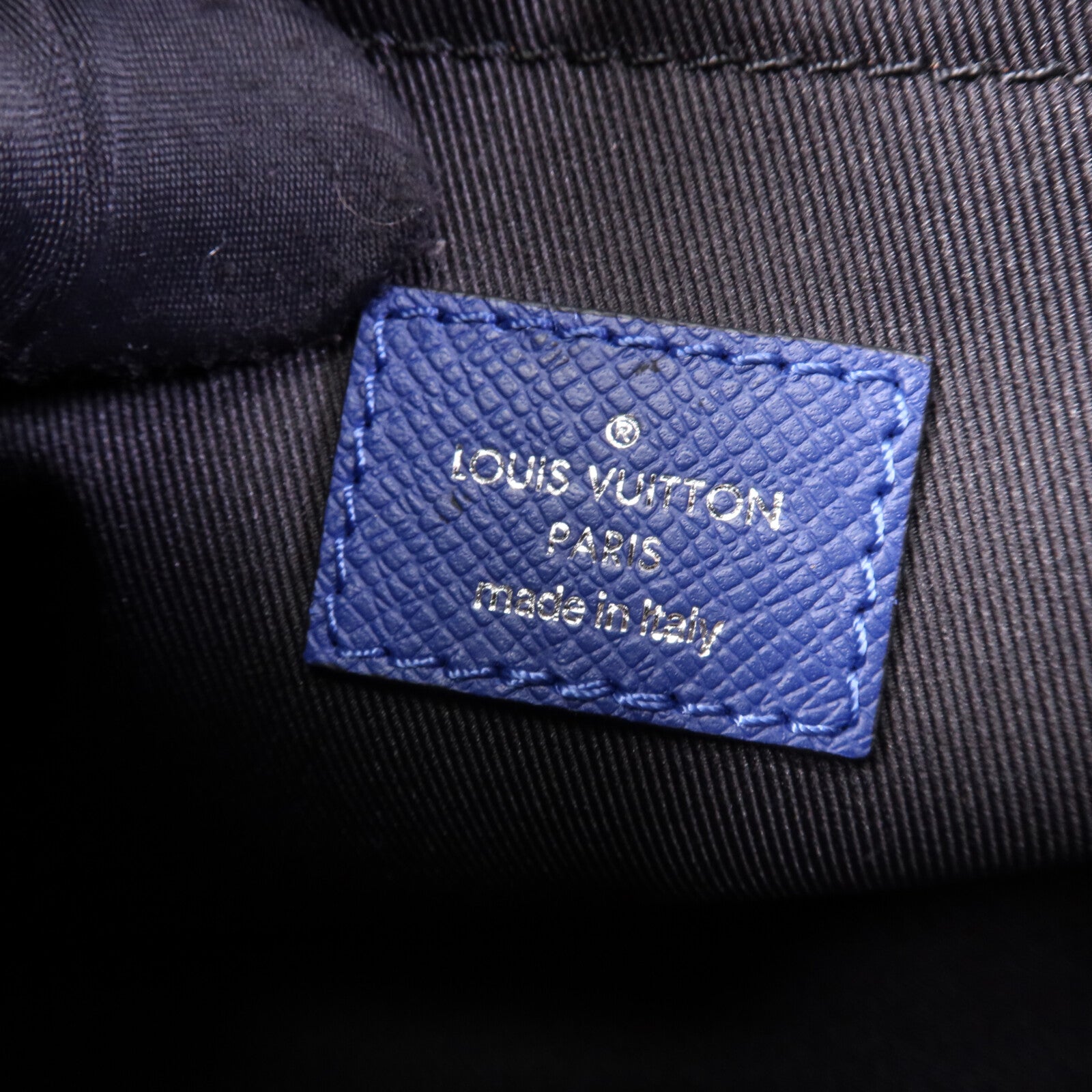 LOUIS VUITTON Taiga/Monogram Outdoor Messenger銀扣肩背袋