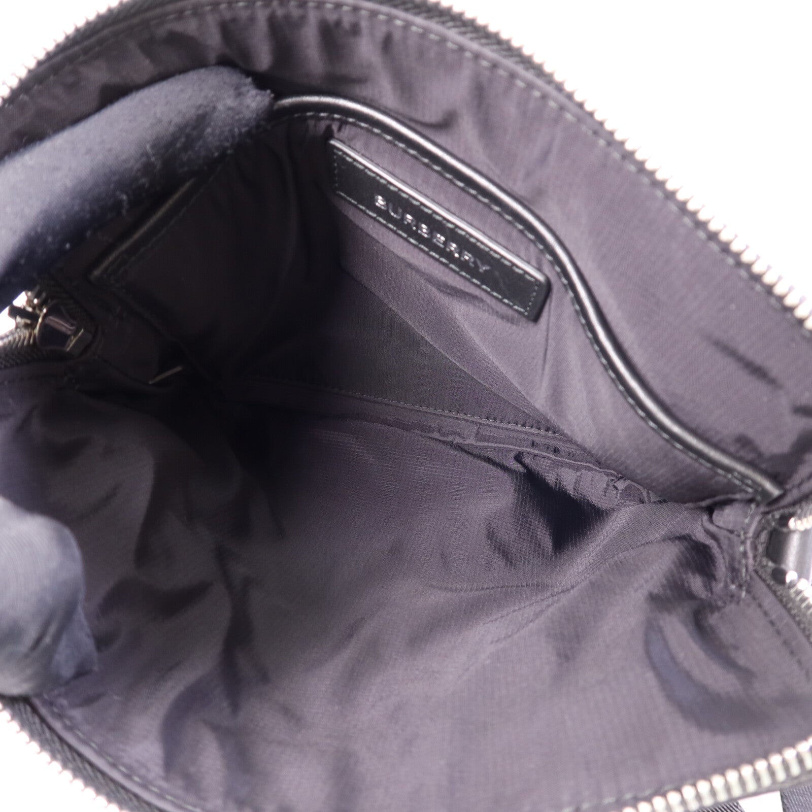 BURBERRY 尼龍Shoulder Bag銀扣肩背袋